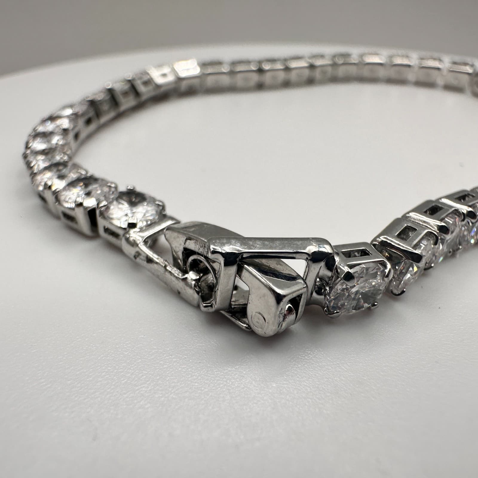 Vintage 90s Silver Tone Tennis Bracelet Brilliant Round Clear Glass Jewelry - Thumbnail 5