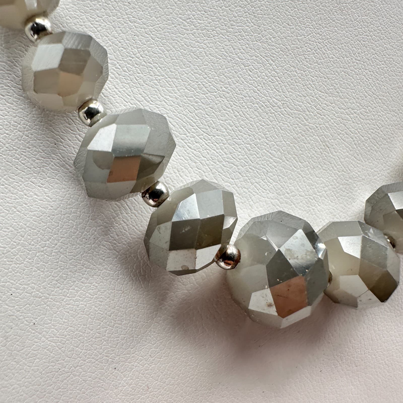 Vintage 90s Graduated Silver Grey Faceted Bead Necklace Choker Jewelry - Thumbnail 3