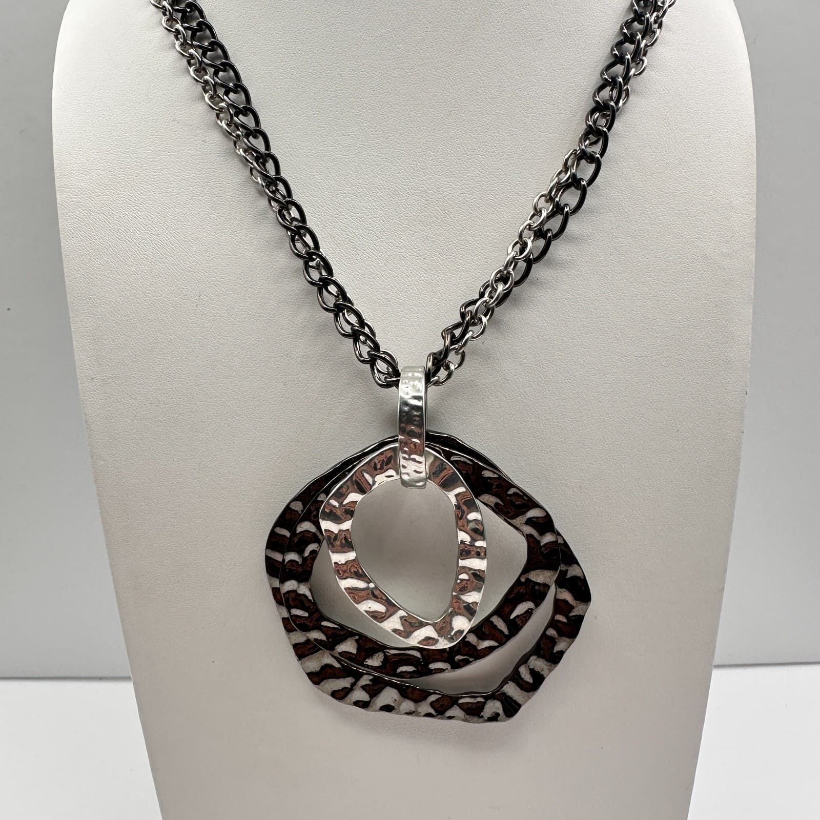 Vintage 90s Silver Tone Hammered Multi Ring Pendant Necklace Double Link Chain - Image 1