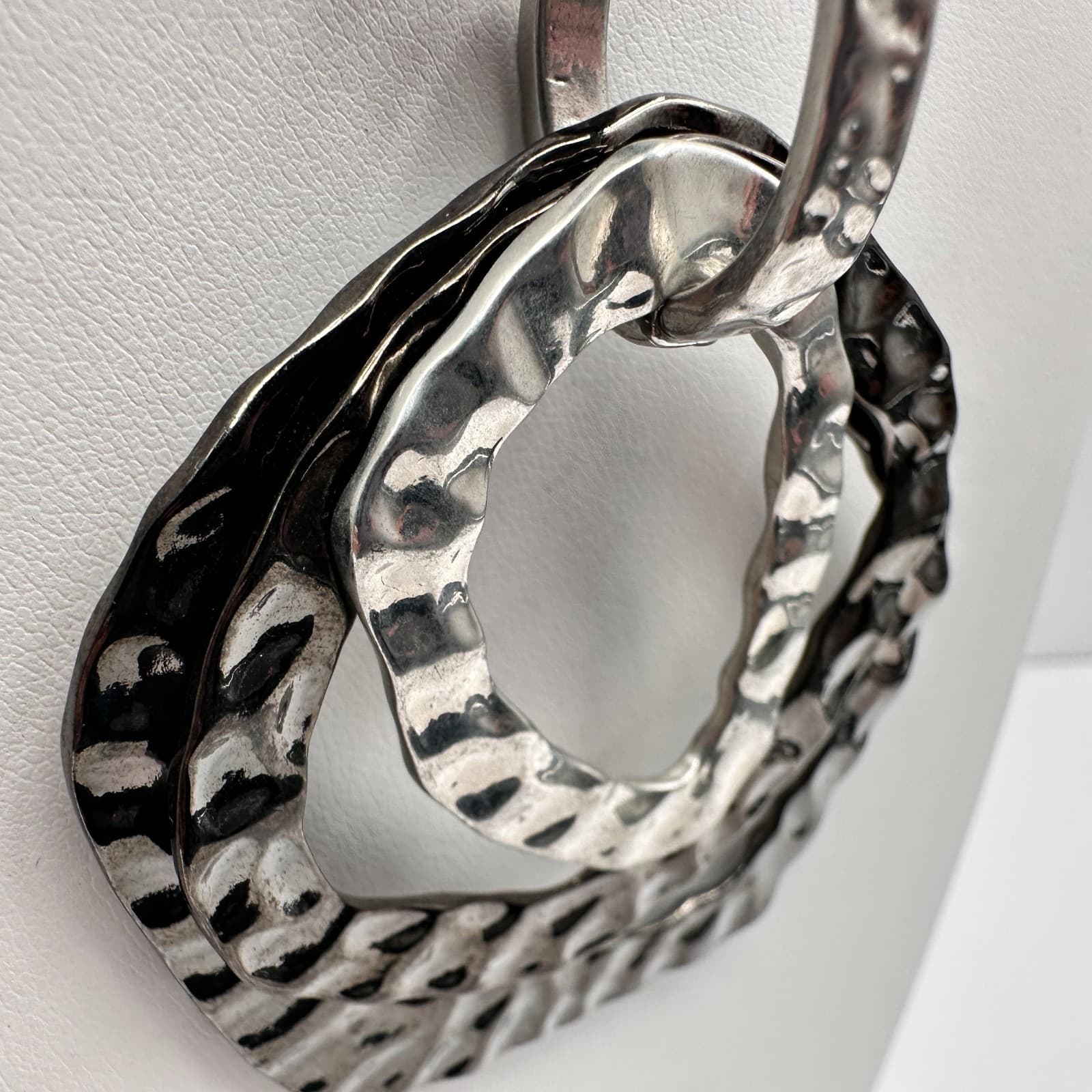 Vintage 90s Silver Tone Hammered Multi Ring Pendant Necklace Double Link Chain - Thumbnail 6