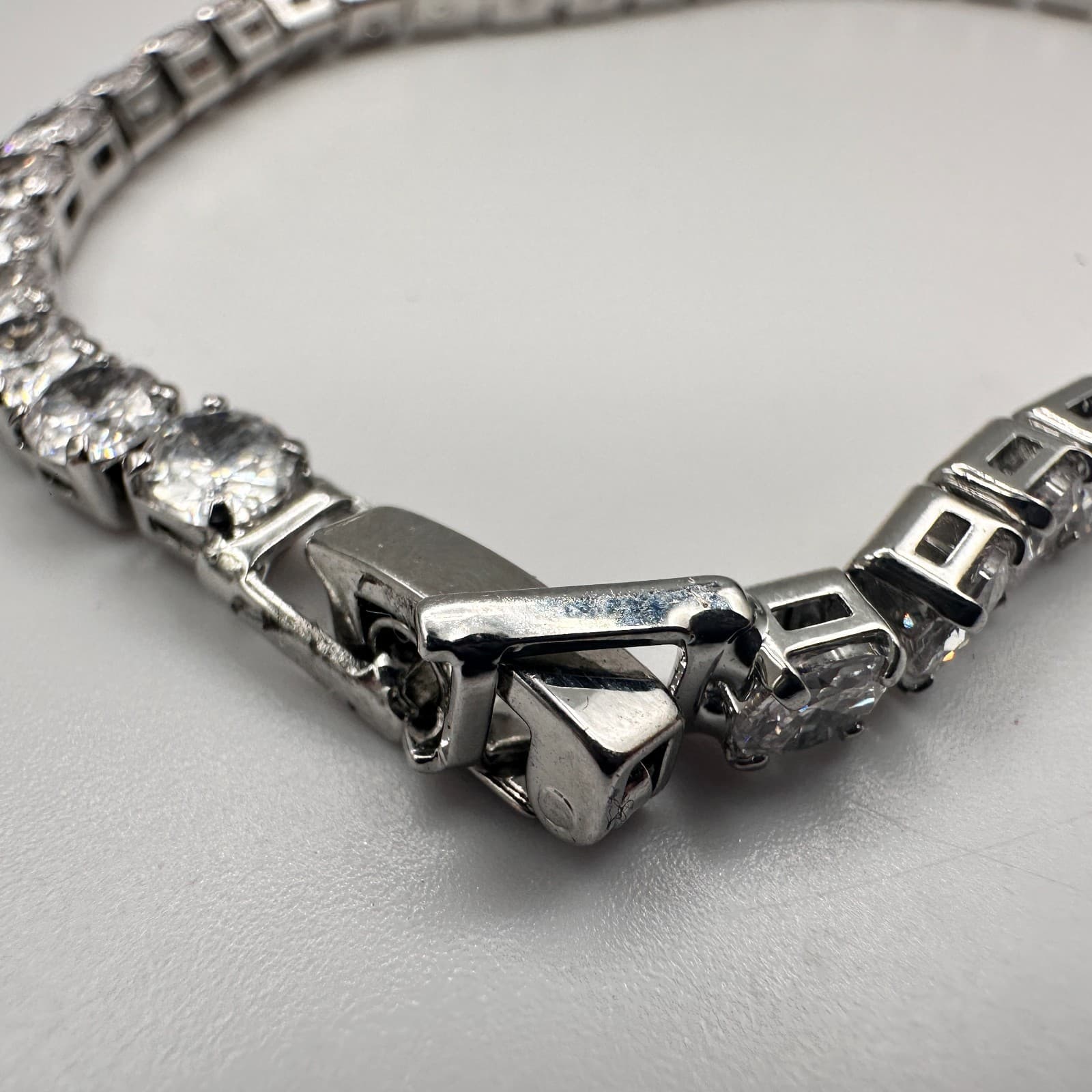 Vintage 90s Silver Tone Tennis Bracelet Brilliant Round Clear Glass Jewelry - Thumbnail 6