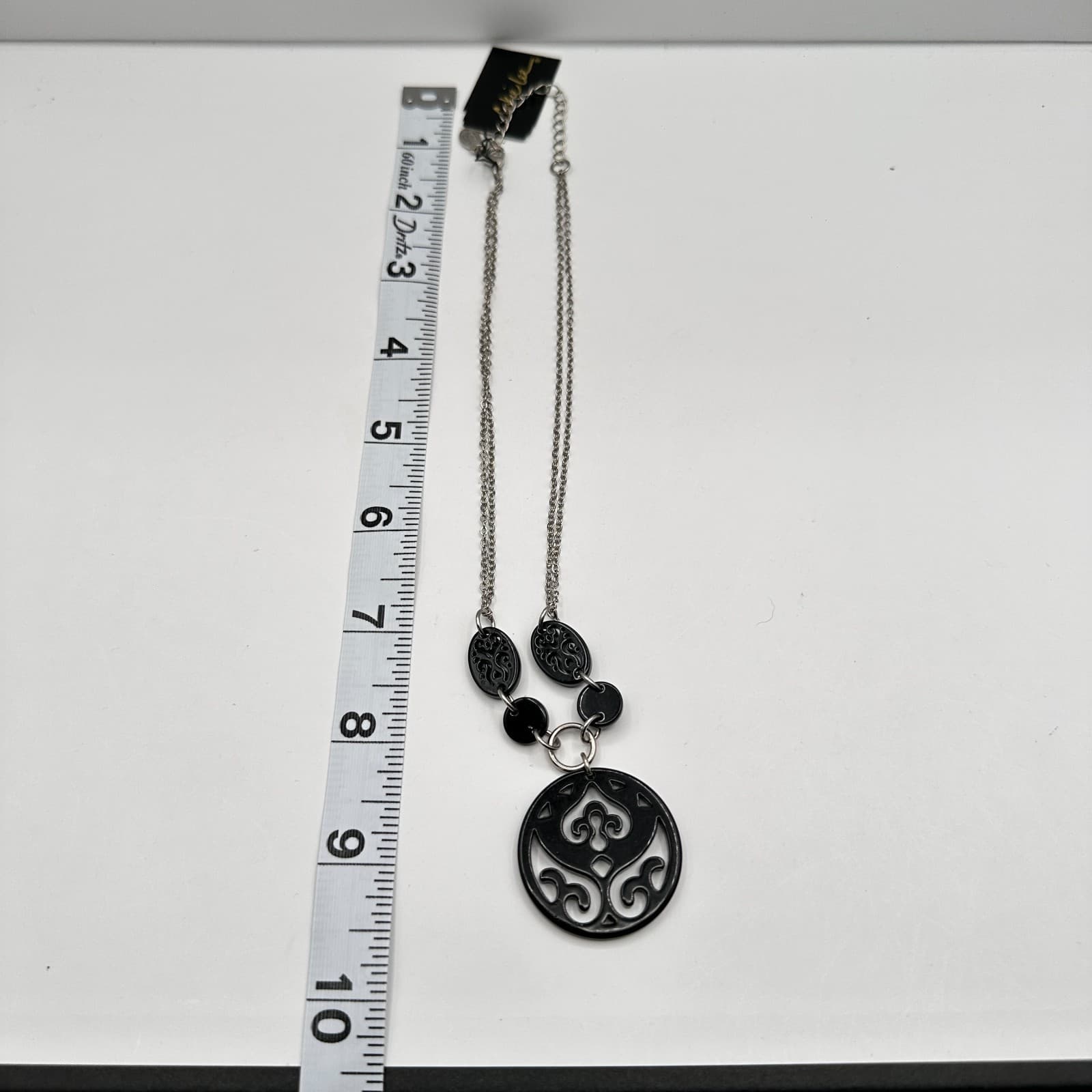 Vintage 80s Black & Silver-tone Cutout Scrollwork Round Pendant Necklace Jewelry - Thumbnail 7