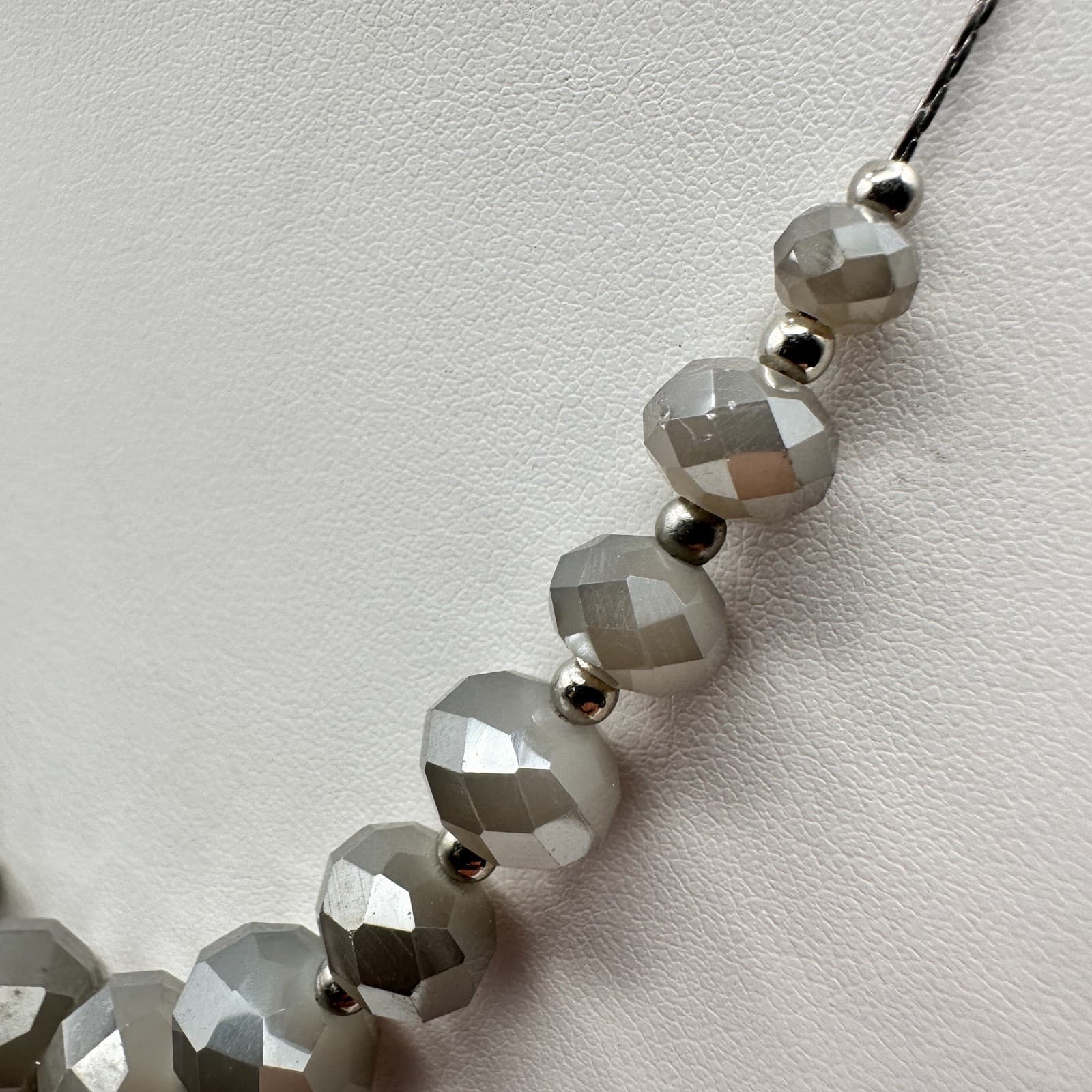Vintage 90s Graduated Silver Grey Faceted Bead Necklace Choker Jewelry - Thumbnail 8