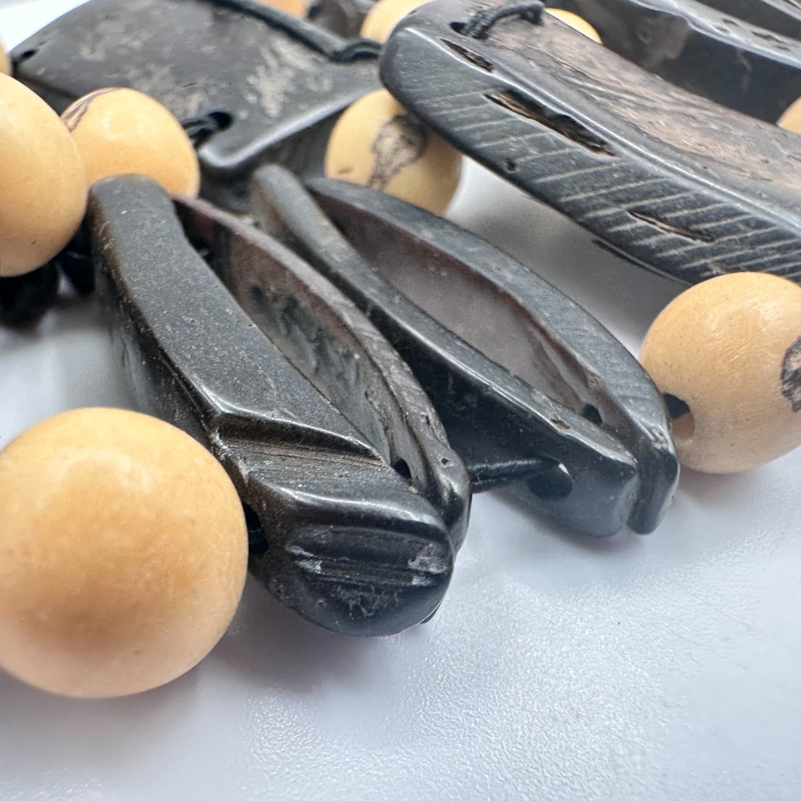 Vintage 80s 90s Chunky Black Coconut Shell & Tan Wood Bead Stretch Bracelet - Thumbnail 5
