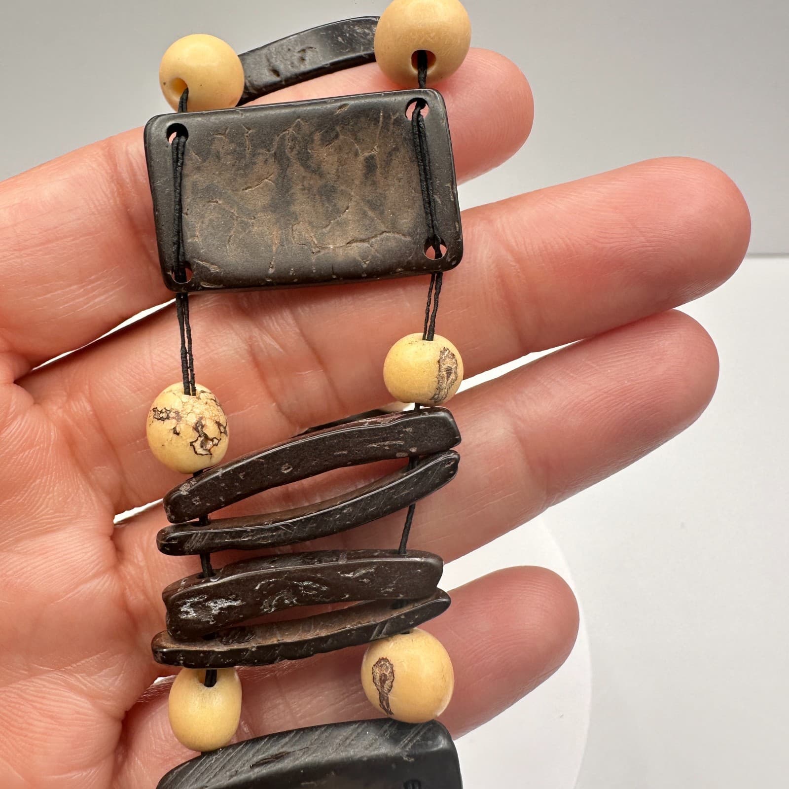 Vintage 80s 90s Chunky Black Coconut Shell & Tan Wood Bead Stretch Bracelet - Thumbnail 9