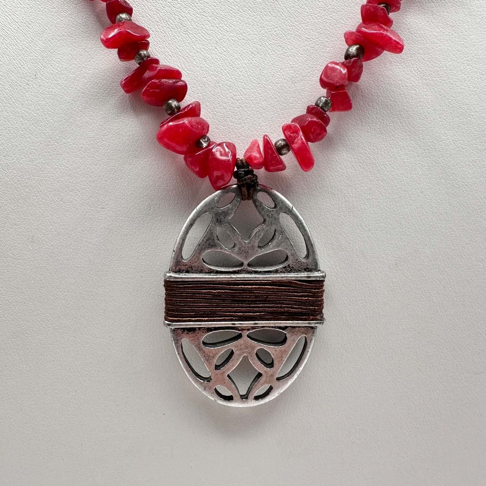 Vintage 90s Boho Creek Necklace Red Stone Chips Beads Silver Tone Pendant - Thumbnail 2