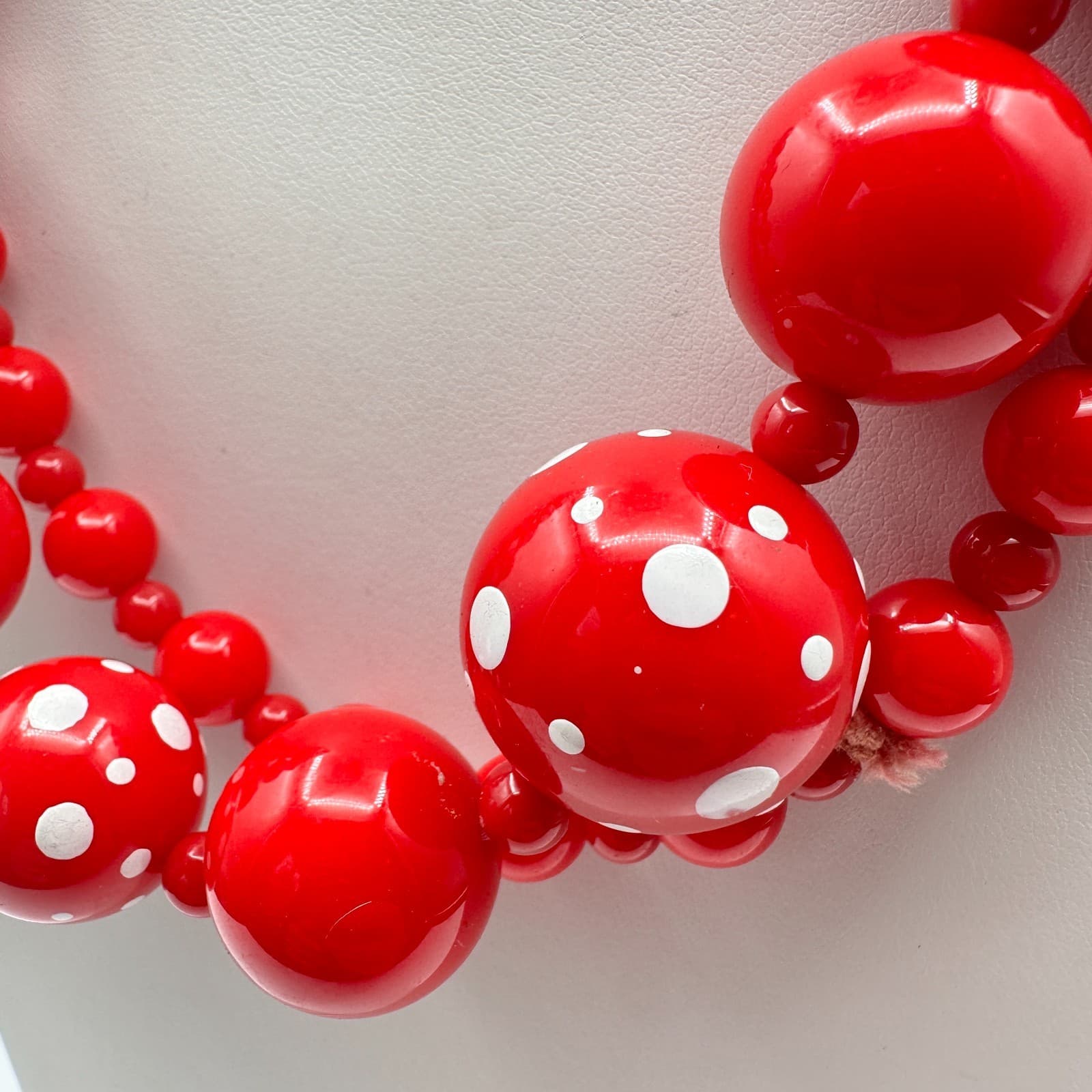 Vintage 90s Red & White Polka Dot Graduated Bubble Bead Collar Necklace Jewelry - Thumbnail 5