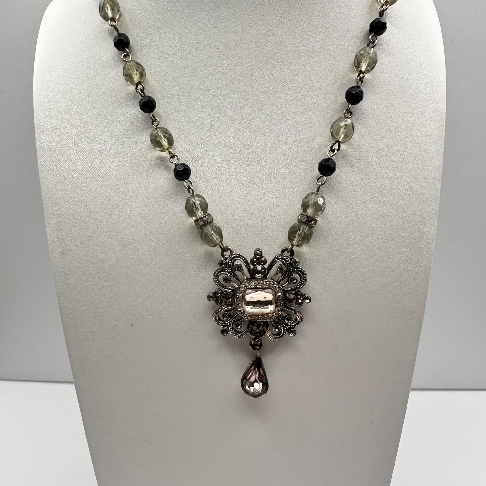 Vintage 90s Silver Tone Floral Pendant Necklace Glass Beaded Women's Jewelry - Thumbnail 2
