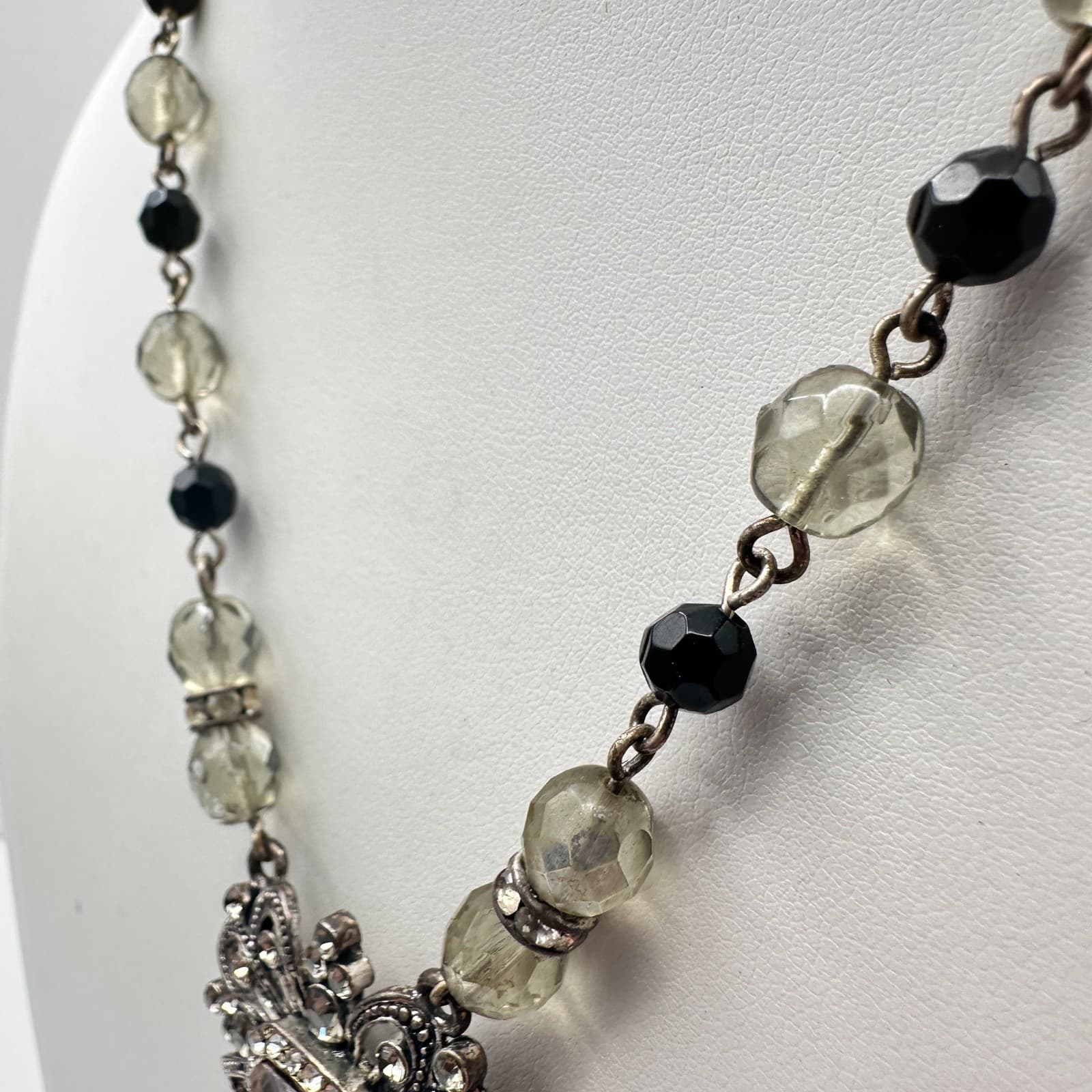 Vintage 90s Silver Tone Floral Pendant Necklace Glass Beaded Women's Jewelry - Thumbnail 9