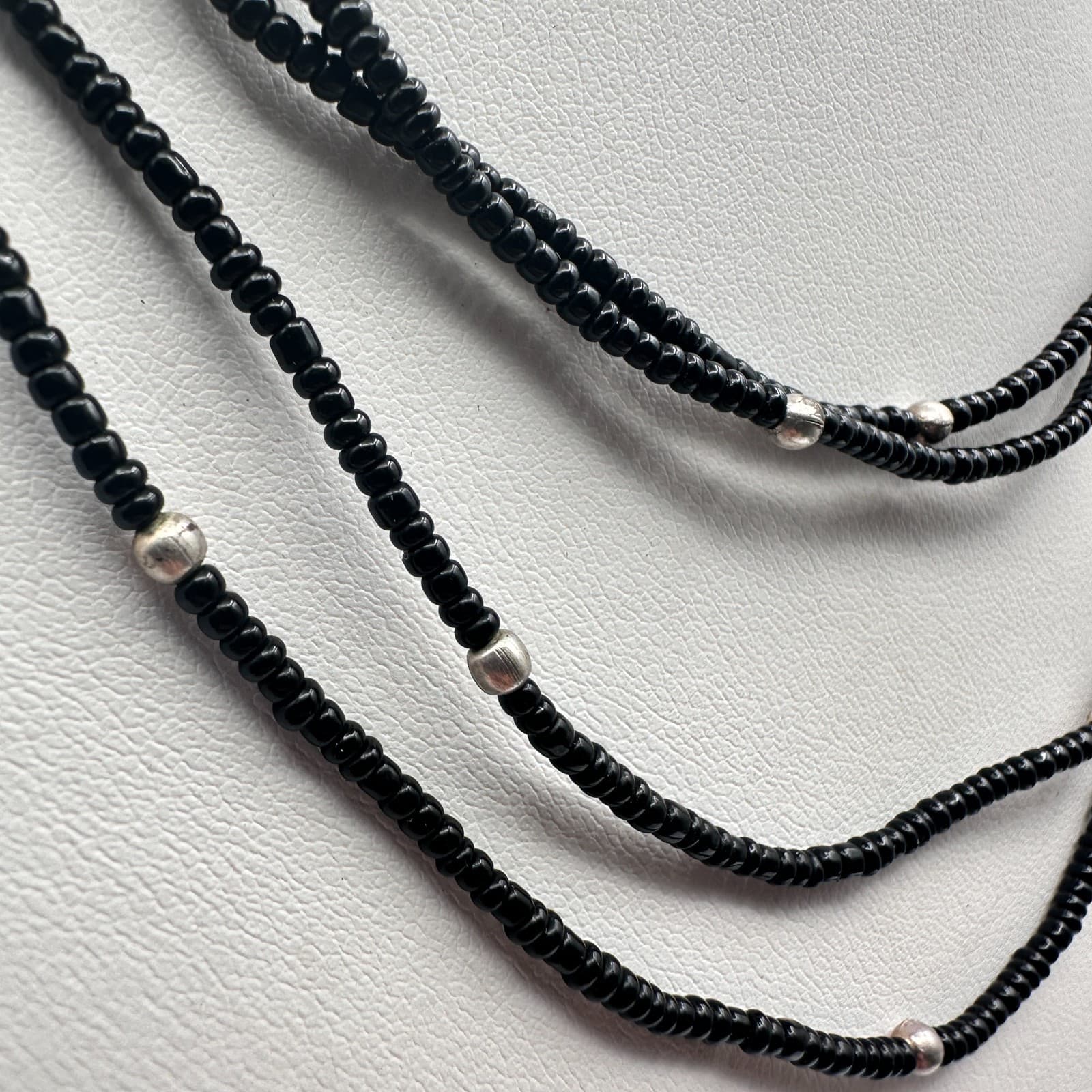 Vintage 90s Long Strand Black Seed Bead Necklace Silver Tone Accents Jewelry - Thumbnail 3