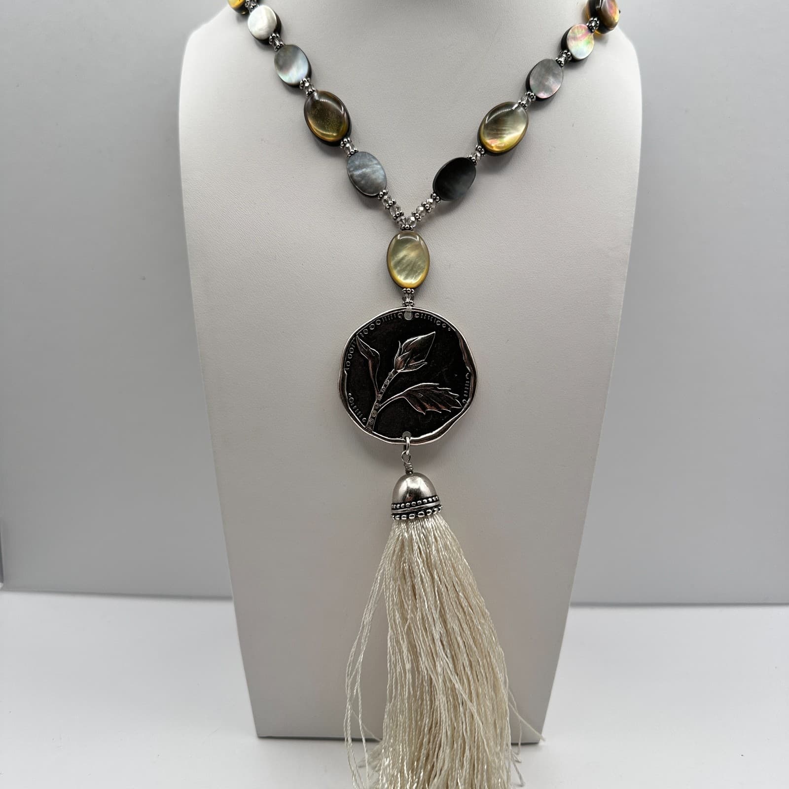 Vintage 80s Mother Pearl Leaf & Shell Bead Tassel Pendant Long Necklace Jewelry - Thumbnail 11