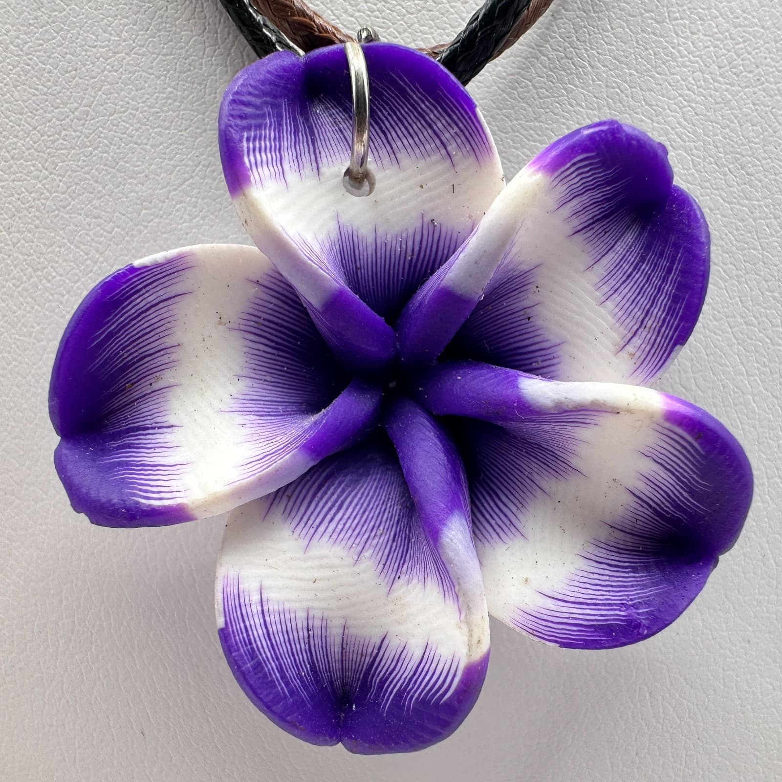 Vintage 90s Tropical Purple & White Flower Pendant Cord Necklace Women's Jewelry - Thumbnail 3