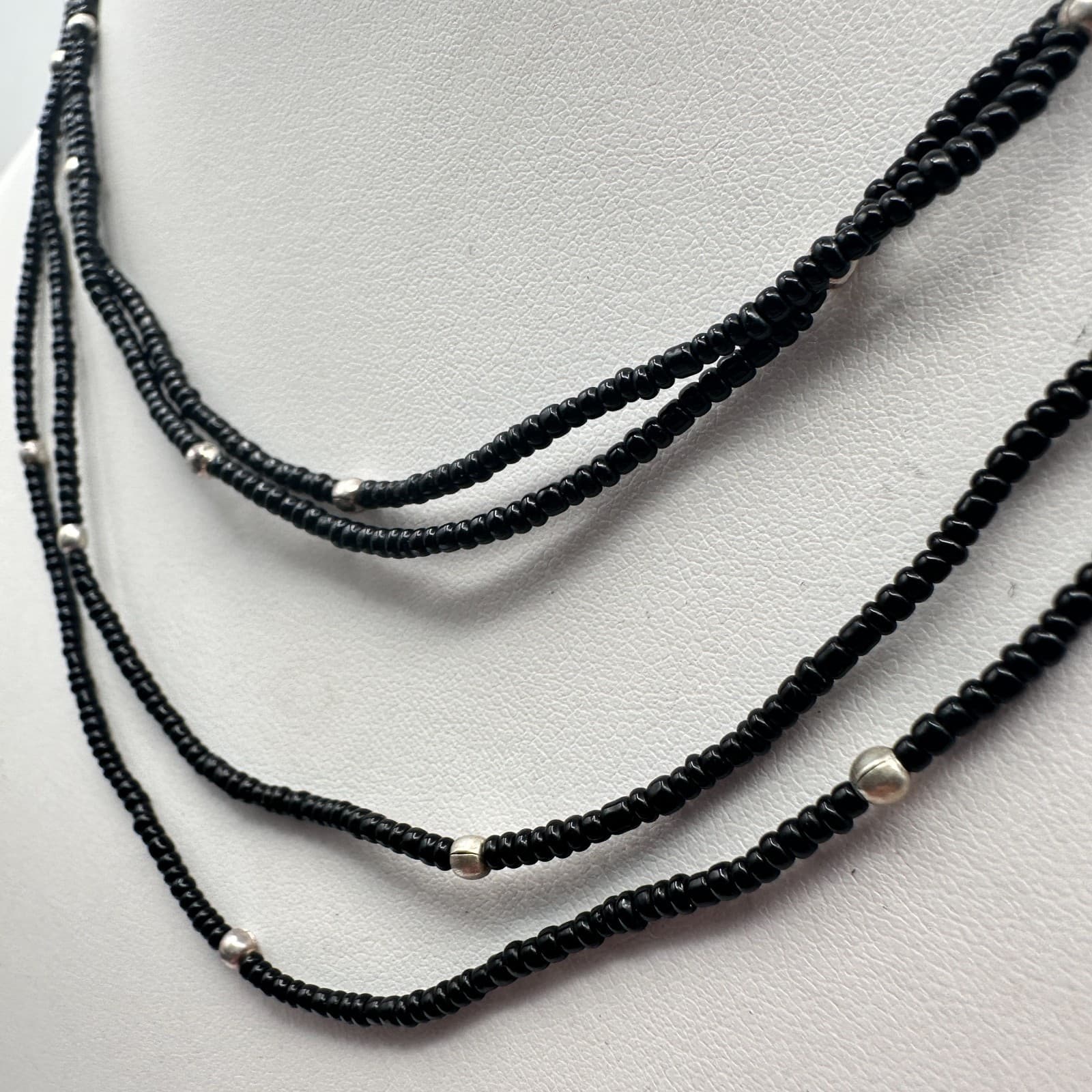 Vintage 90s Long Strand Black Seed Bead Necklace Silver Tone Accents Jewelry - Thumbnail 6