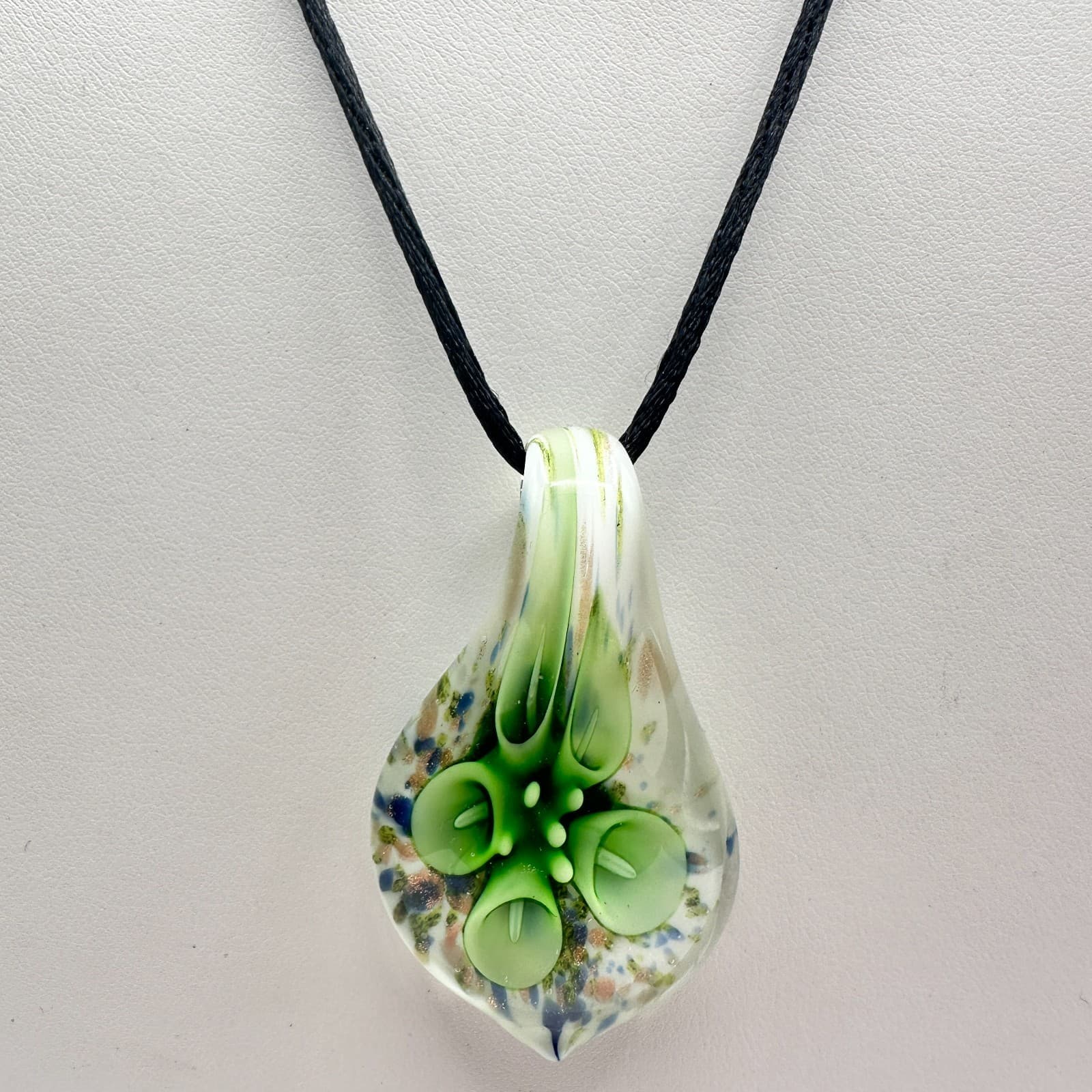 Vintage 90s Lampwork Art Glass Floral Pendant Necklace Green Calla Lily Jewelry - Thumbnail 9