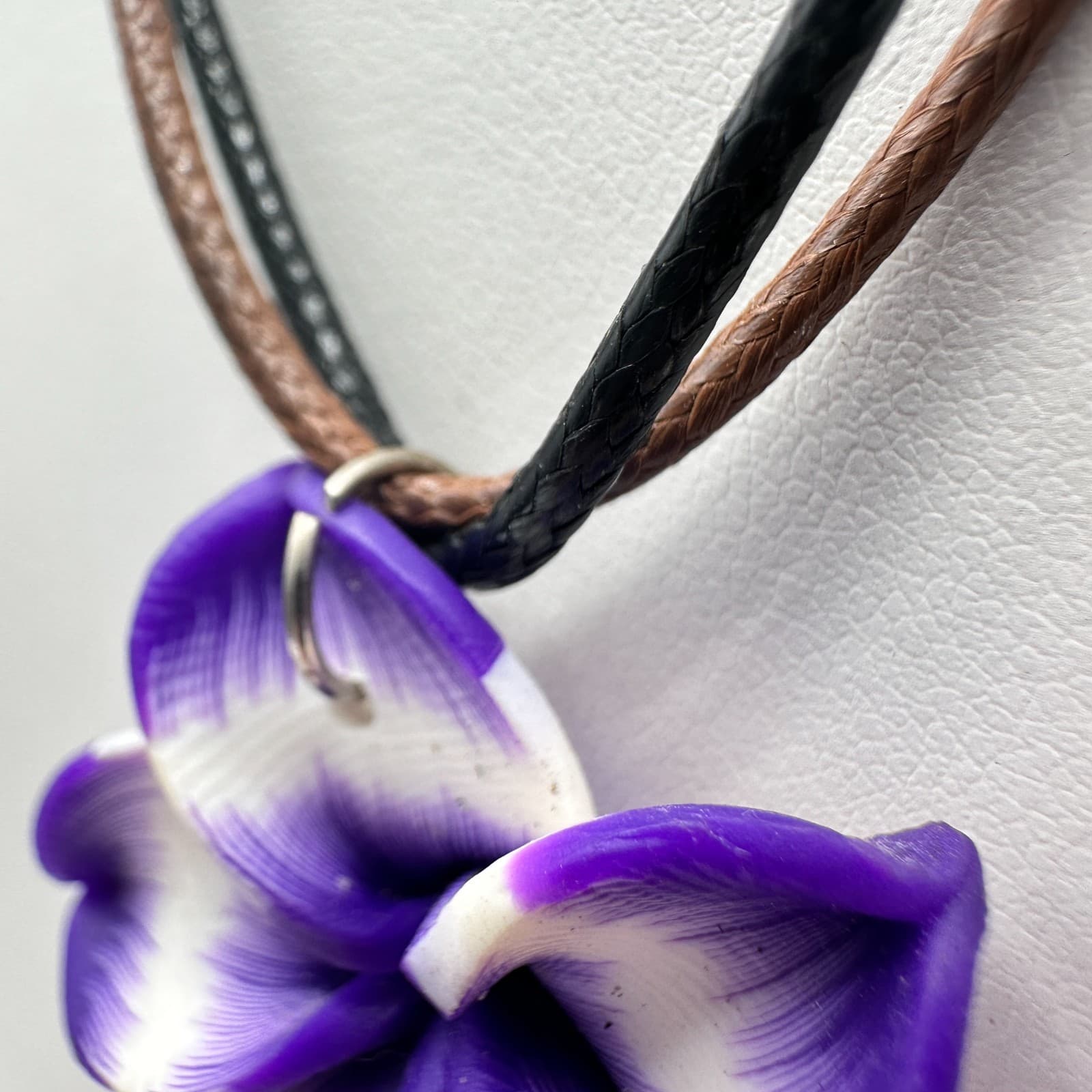 Vintage 90s Tropical Purple & White Flower Pendant Cord Necklace Women's Jewelry - Thumbnail 7