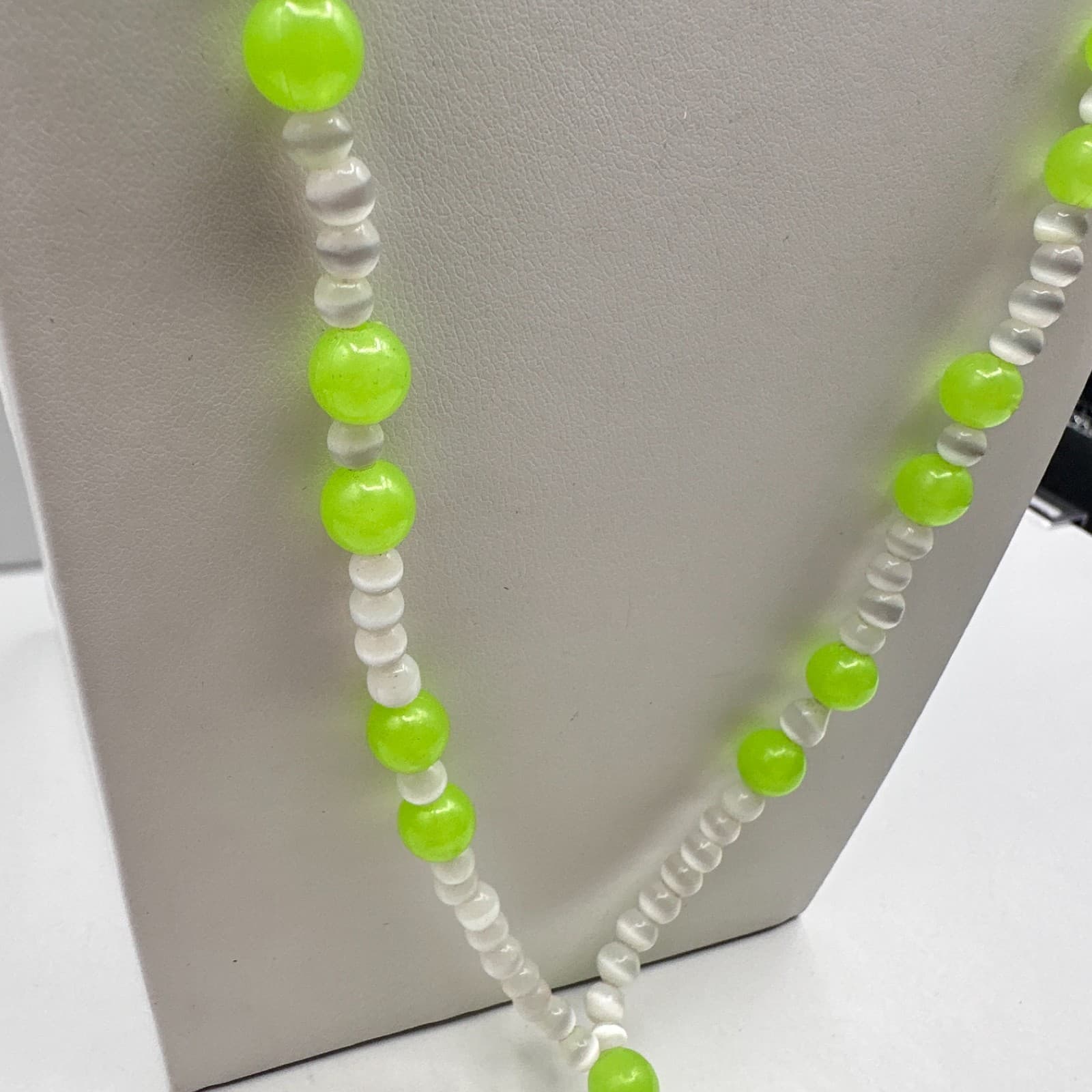 Vintage Y2K Lime Green & White Beaded Lanyard Necklace Whistle Clip Tech Jewelry - Thumbnail 7