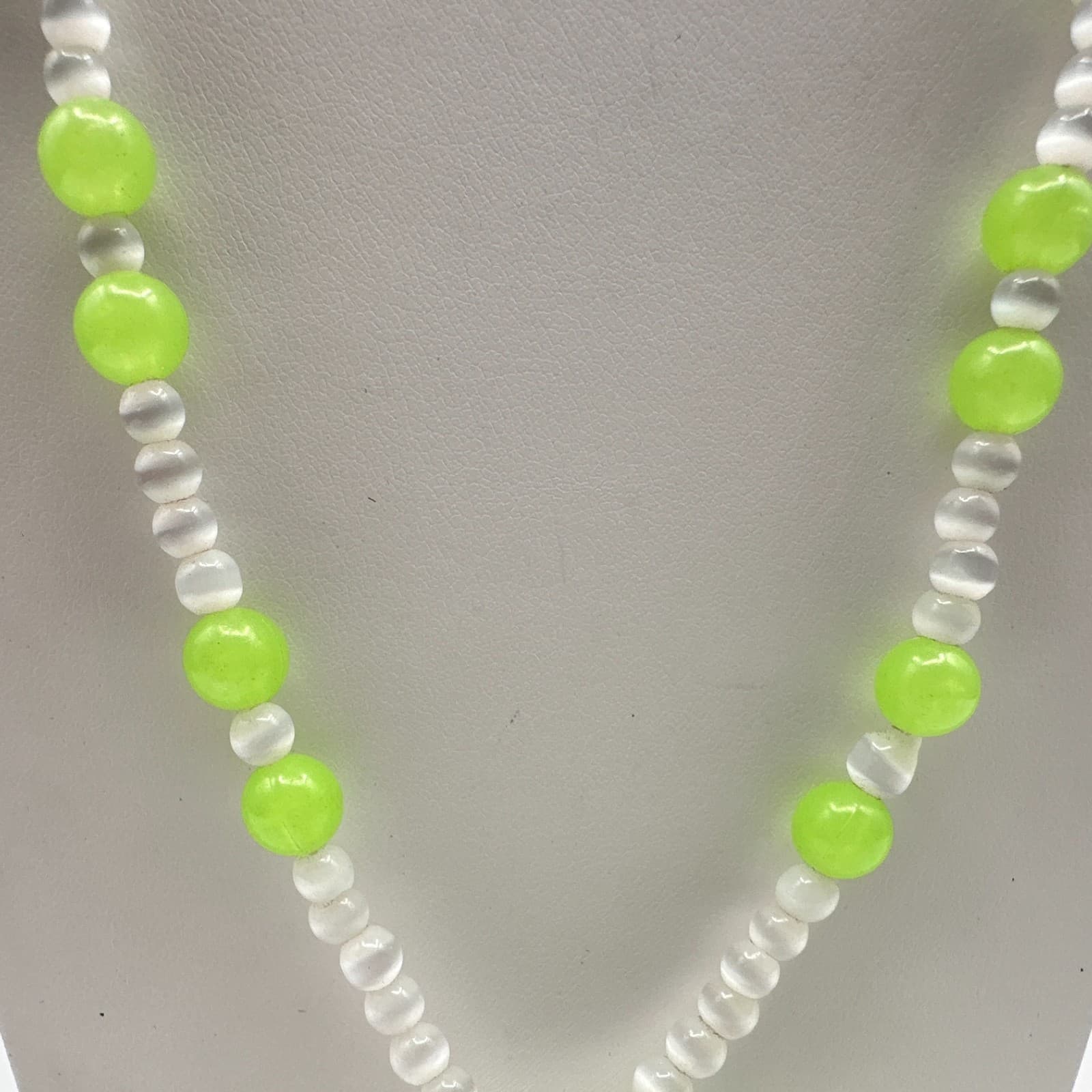 Vintage Y2K Lime Green & White Beaded Lanyard Necklace Whistle Clip Tech Jewelry - Thumbnail 6