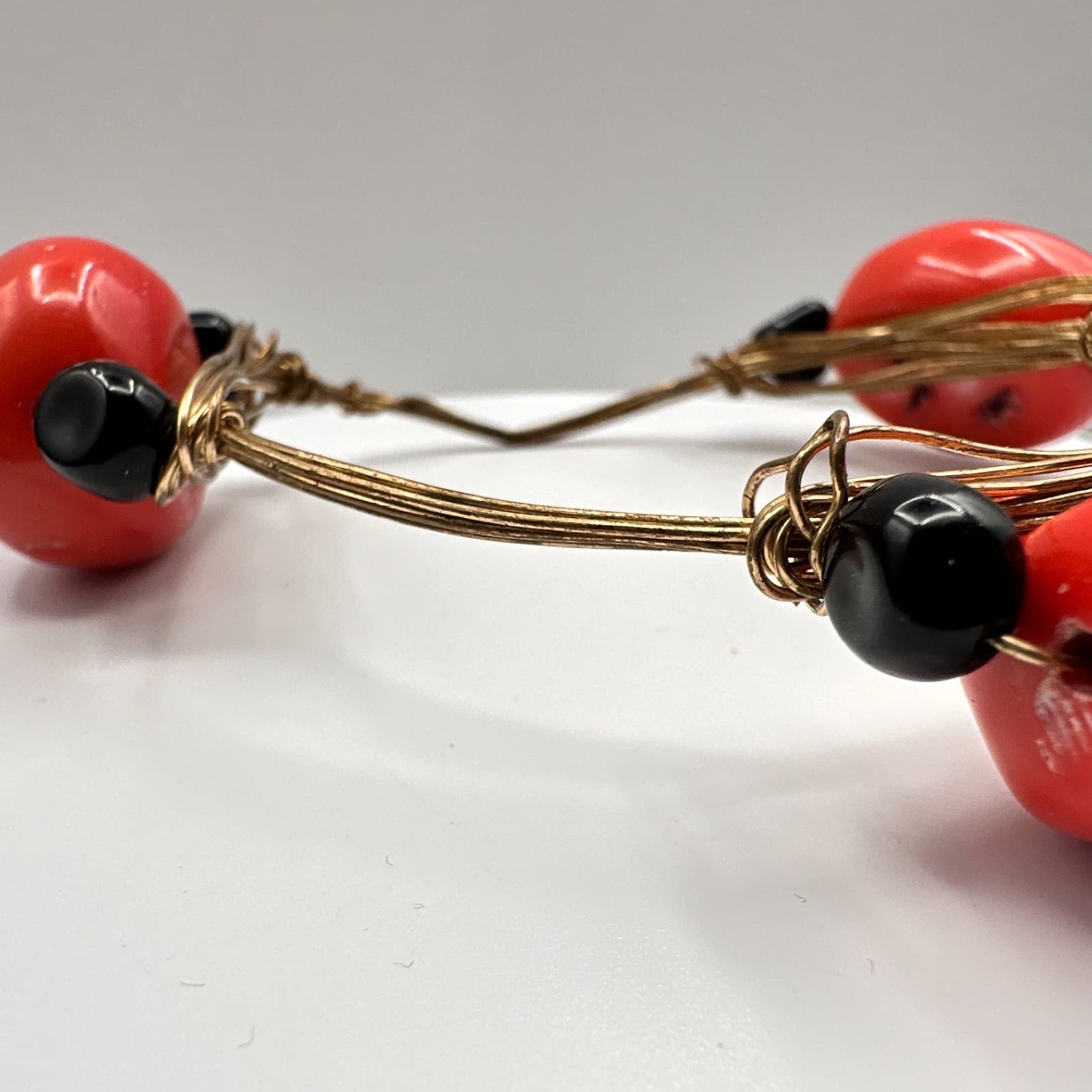 Vintage 90s Red Coral Black Bead Wire Wrapped Bracelet Boho Women's Jewelry - Thumbnail 3