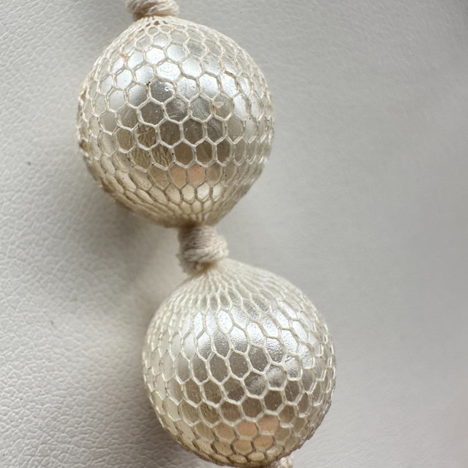 Vintage 90s Cream Faux Pearl Mesh Net Wrap Bead Necklace Classic Women's Jewelry - Thumbnail 8