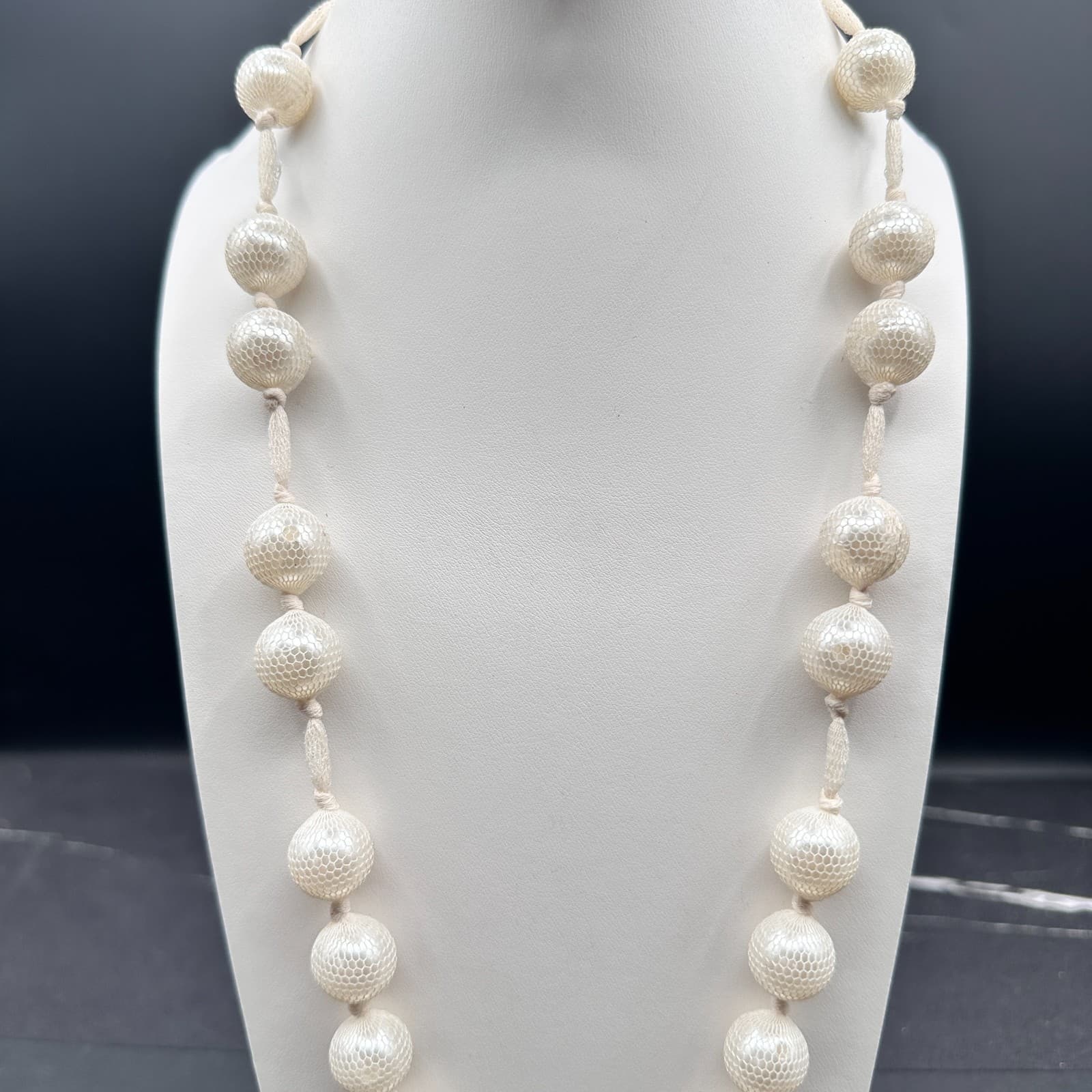 Vintage 90s Cream Faux Pearl Mesh Net Wrap Bead Necklace Classic Women's Jewelry - Thumbnail 2
