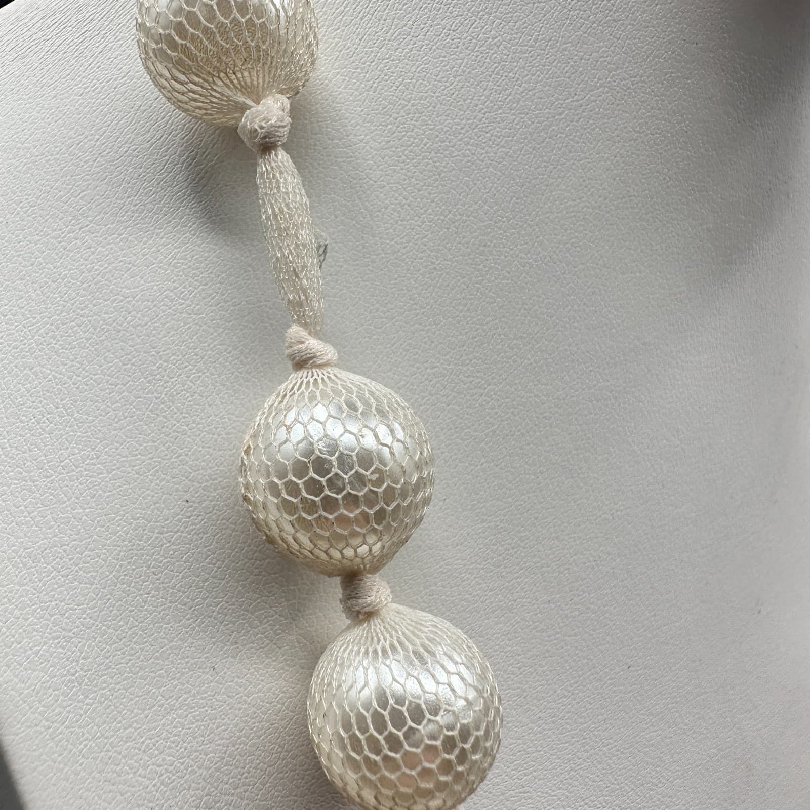 Vintage 90s Cream Faux Pearl Mesh Net Wrap Bead Necklace Classic Women's Jewelry - Thumbnail 7
