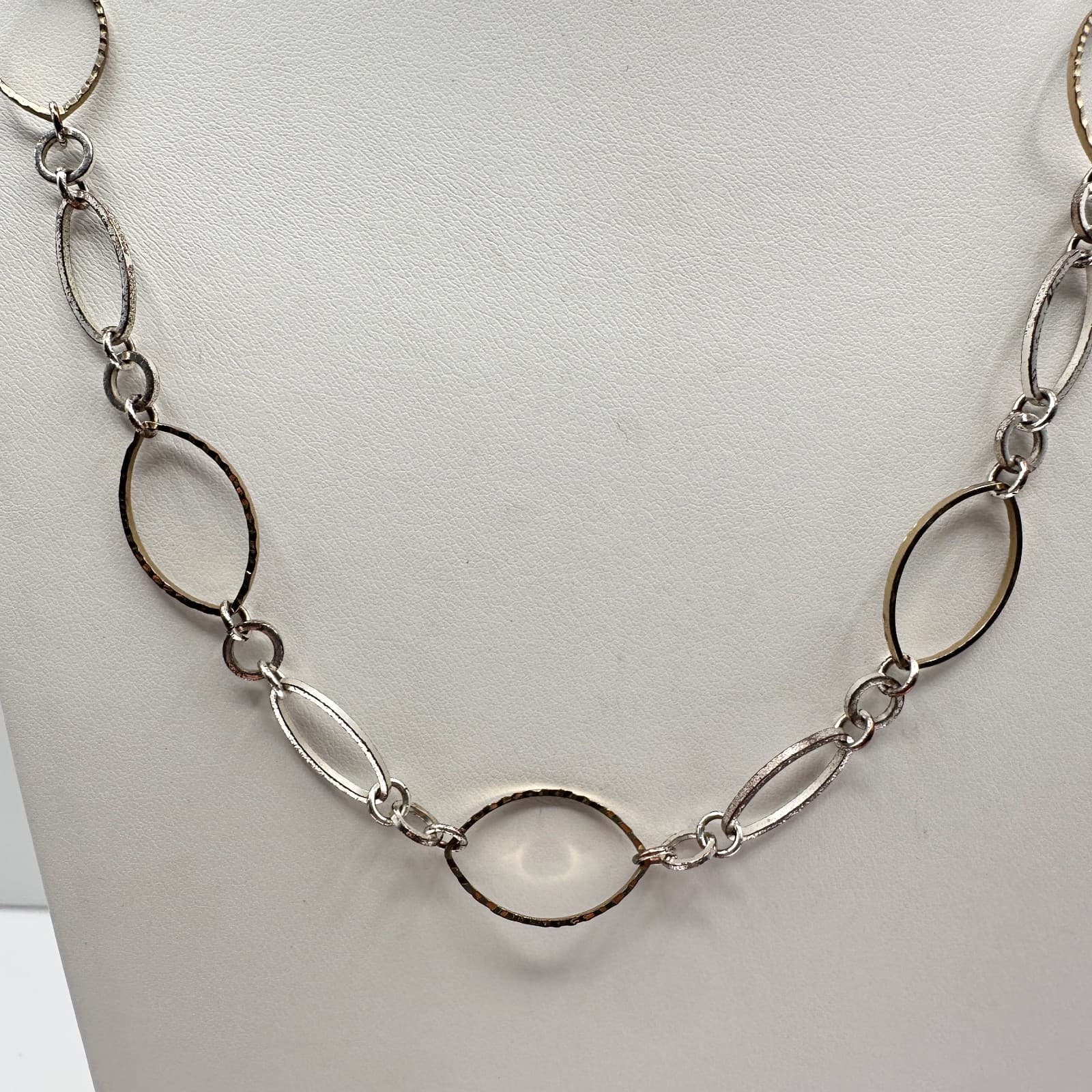 Vintage 90s Two Tone Linked Oval Station Chain Necklace Lobster Women's Jewelry - Thumbnail 2