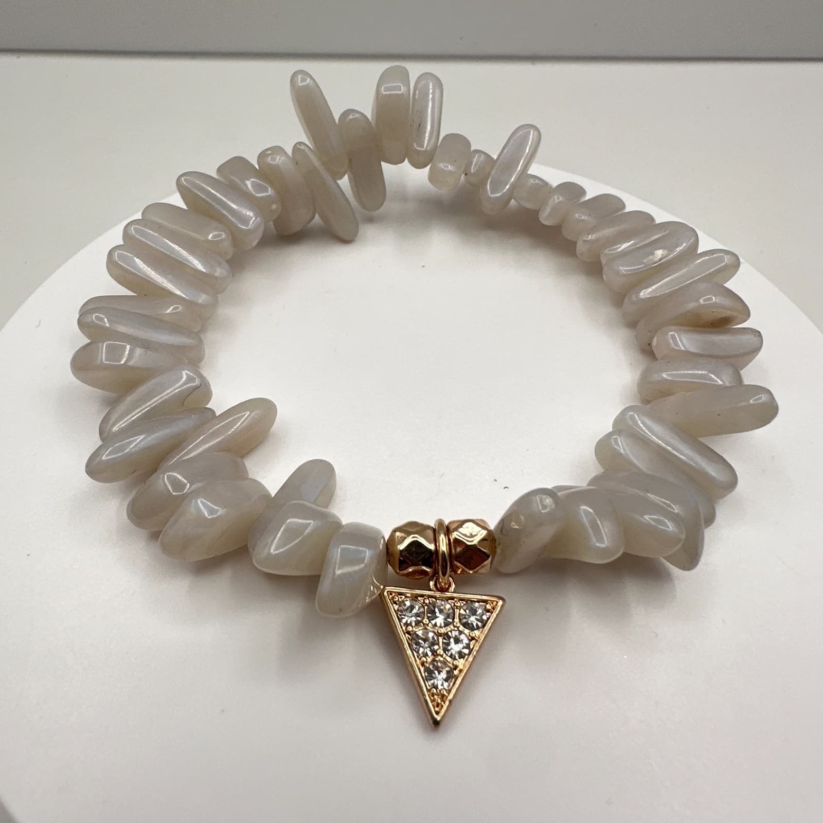 Vintage 90s Ivory Stone Chip Stretch Bracelet Gold Tone Rhinestone Triangle - Image 1