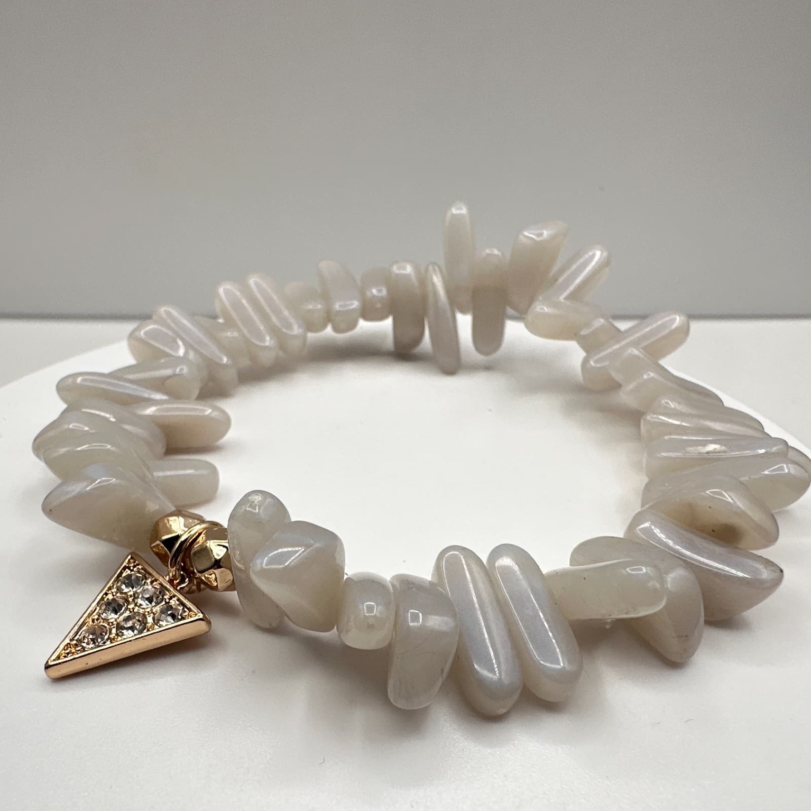 Vintage 90s Ivory Stone Chip Stretch Bracelet Gold Tone Rhinestone Triangle - Thumbnail 8