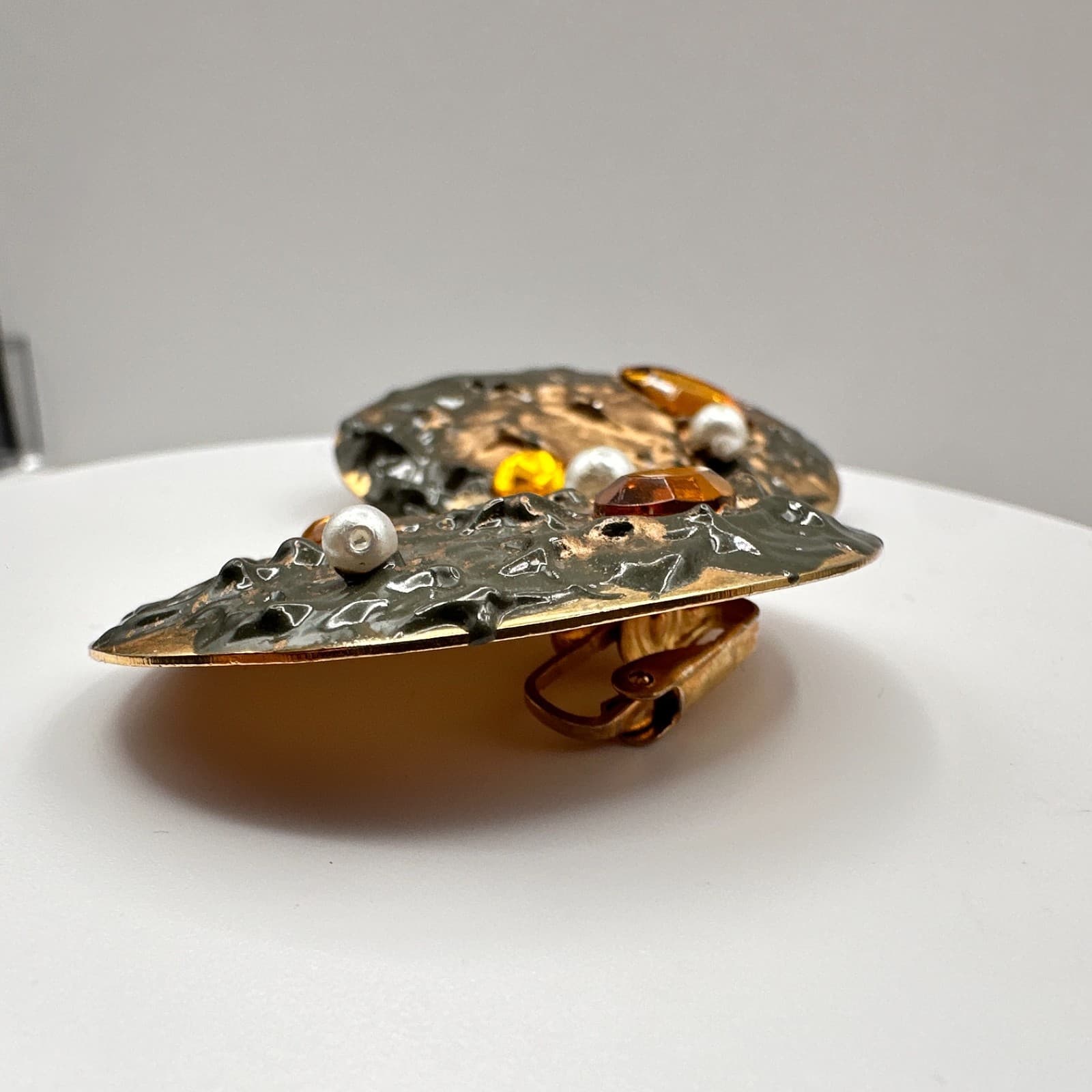 Vintage 80s Gold Tone Oval Earrings Enamel Faux Pearl Amber Rhinestone Jewelry - Thumbnail 8