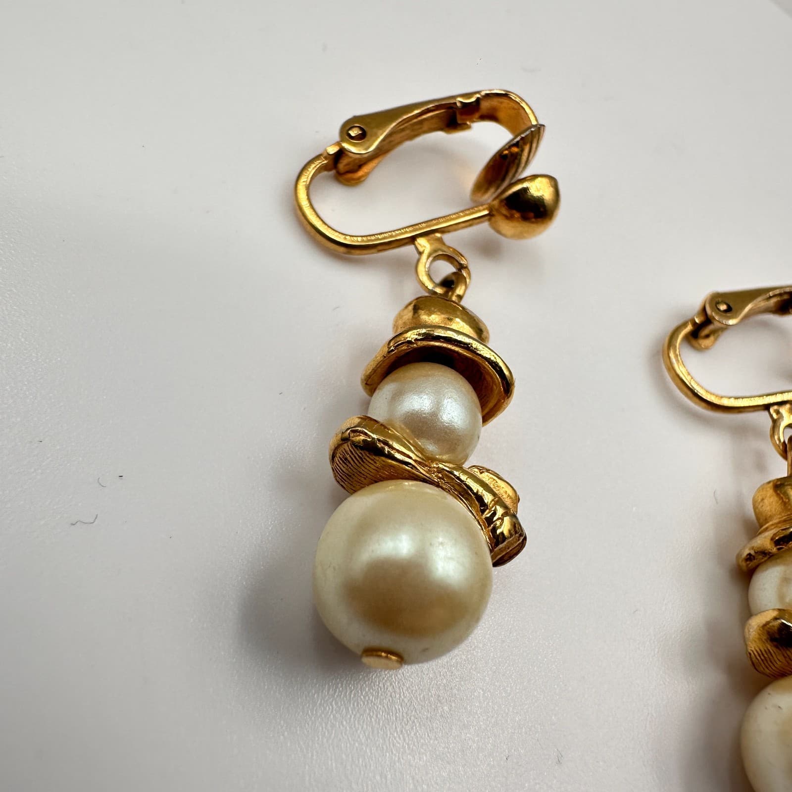 Vintage 90s Faux Pearl Snowman Dangle Earrings Gold Tone Clip On Women's Jewelry - Thumbnail 3