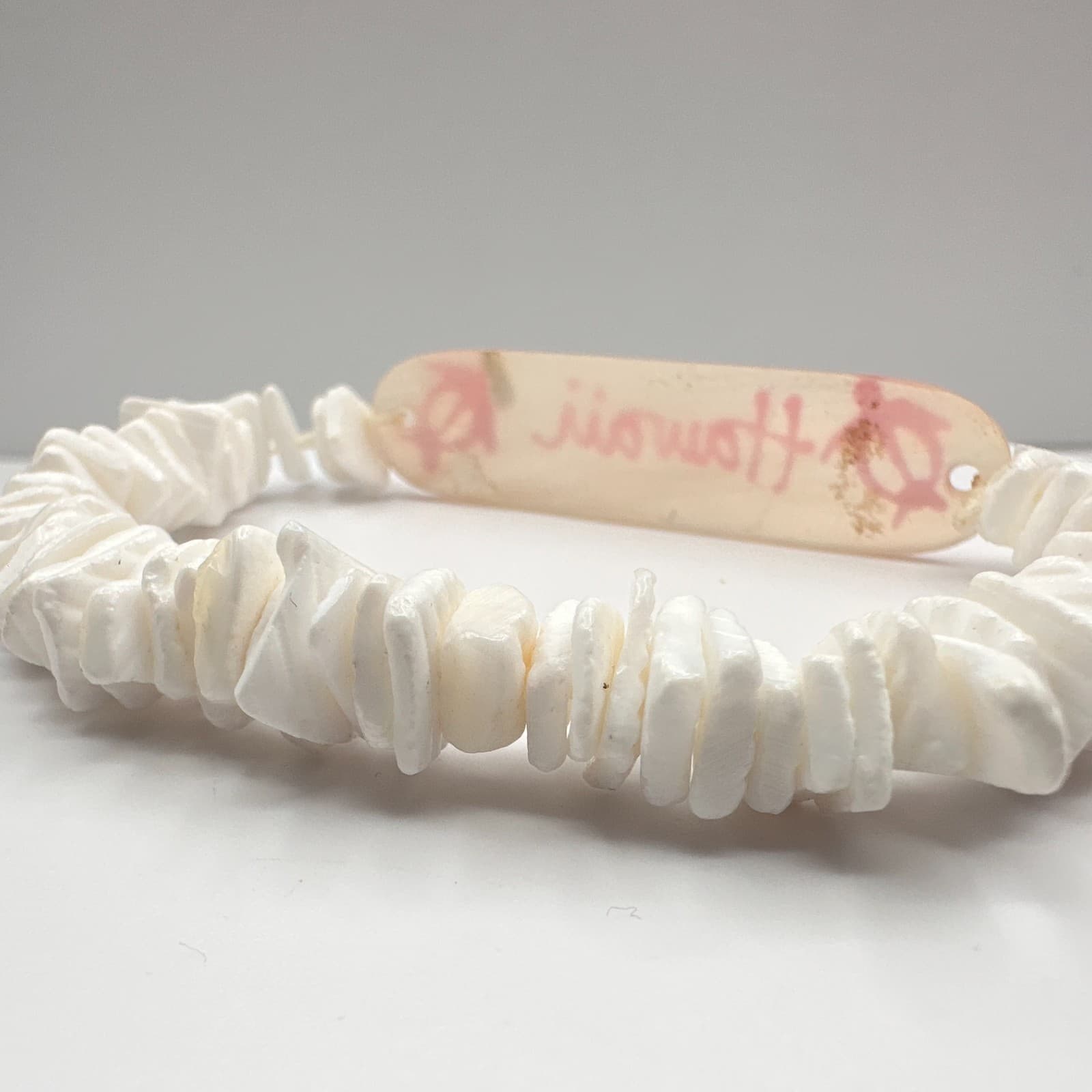 Vintage 90s Hawaii Shell Heishe Bead Stretch Bracelet White Red Sea Turtle Honu - Thumbnail 10