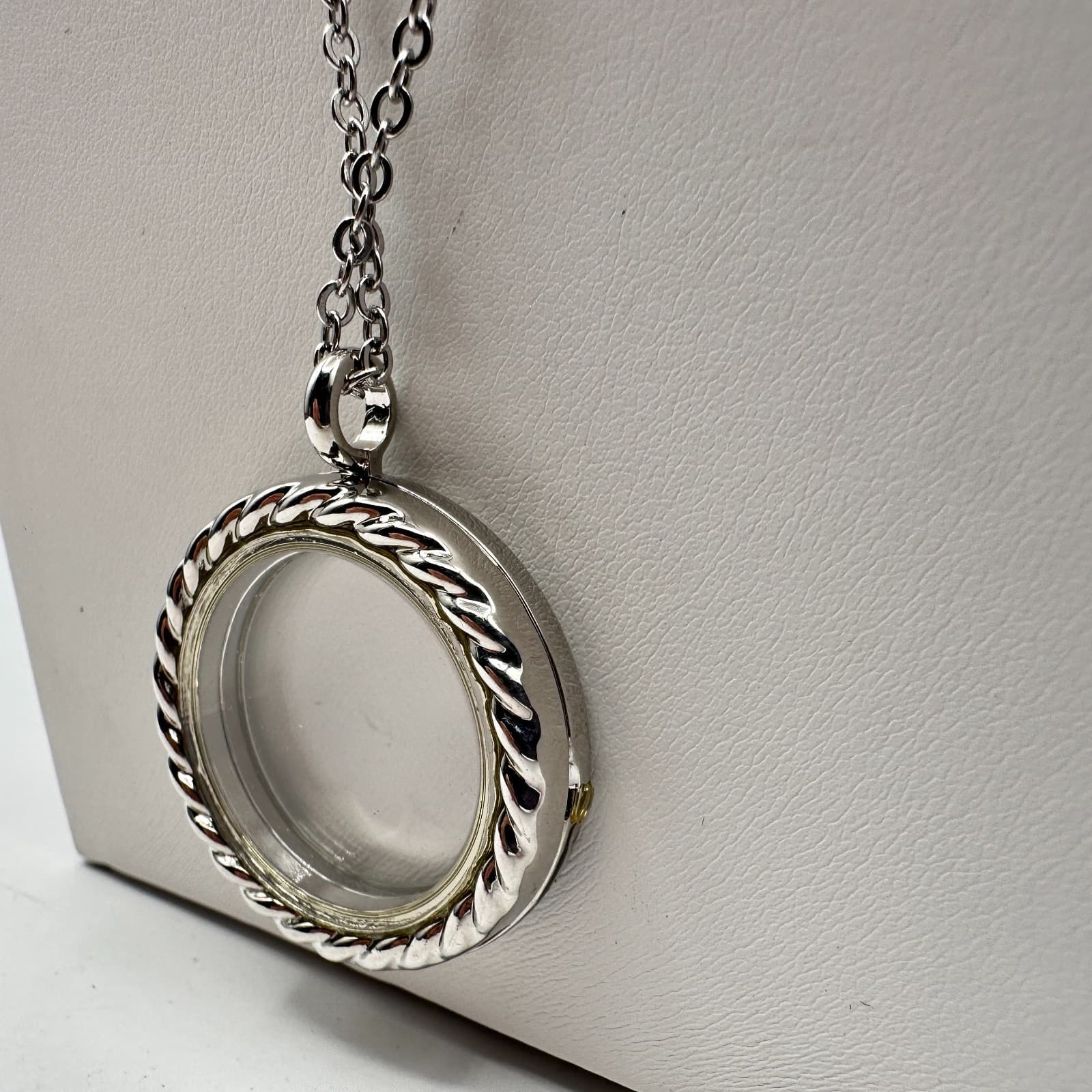 Vintage 90s Silver Tone Floating Locket Necklace Rope Twist Clear Glass Charm - Thumbnail 6