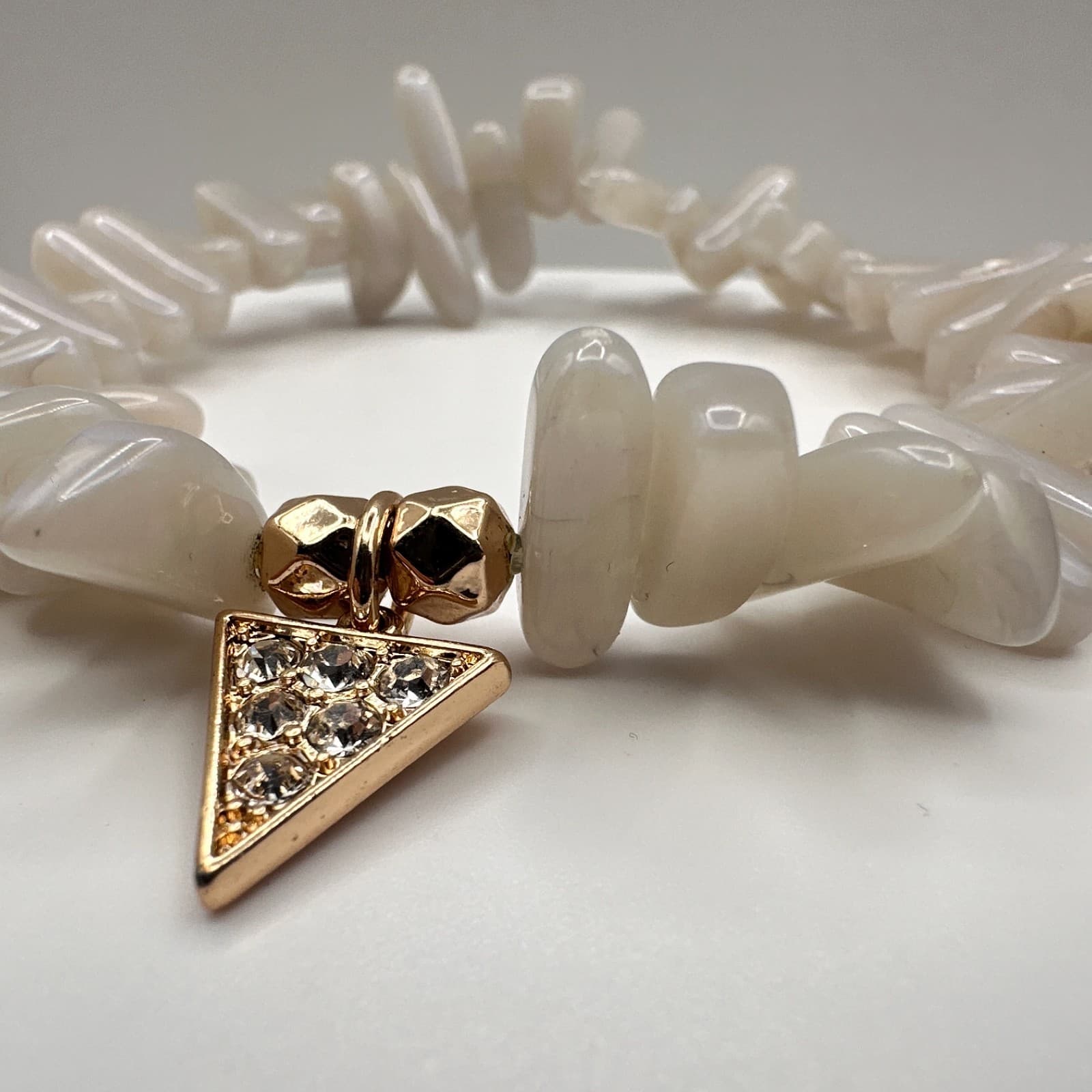 Vintage 90s Ivory Stone Chip Stretch Bracelet Gold Tone Rhinestone Triangle - Thumbnail 6