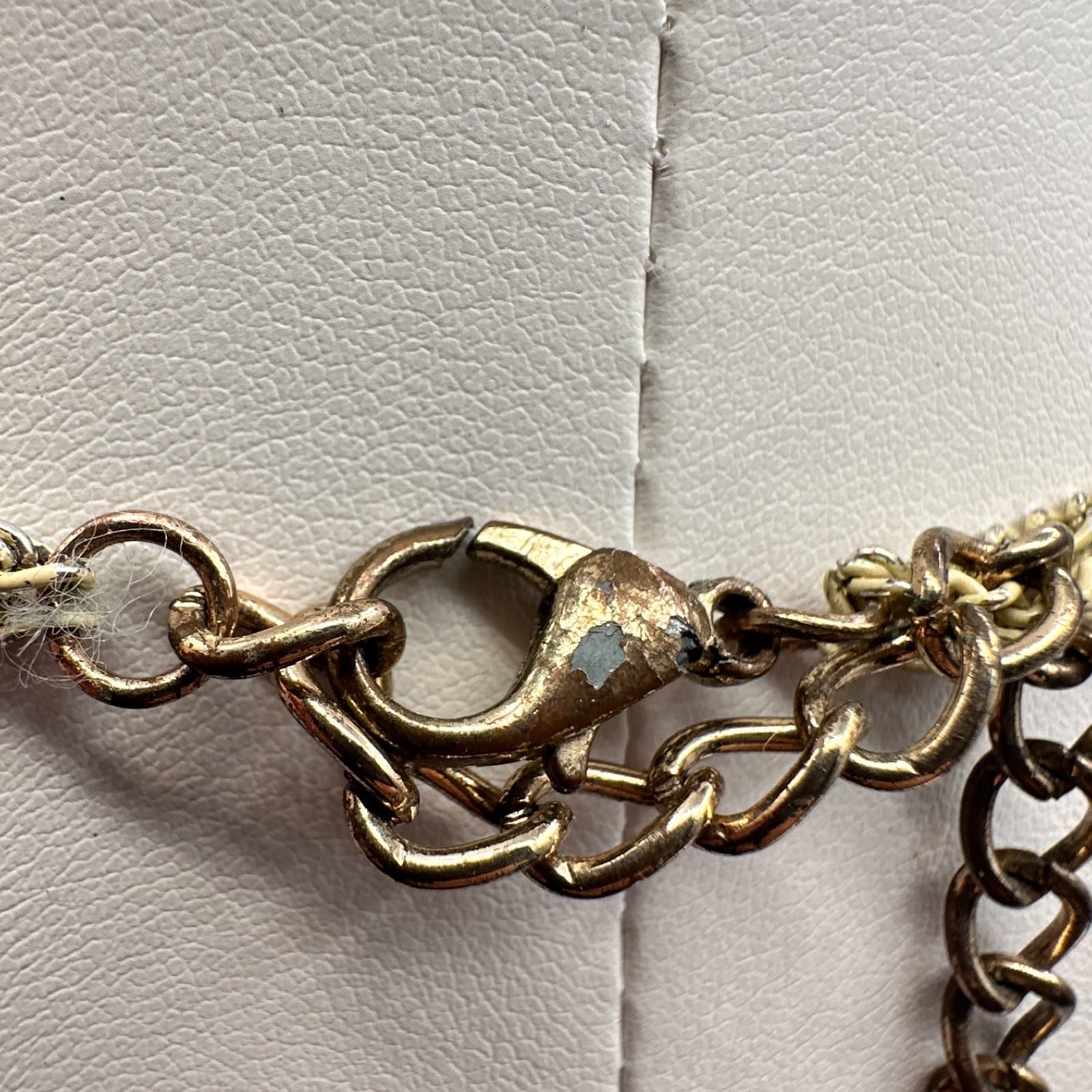 Vintage 90s Multi-Strand Gold Tone Necklace Beige Glass Beads Classic Jewelry - Thumbnail 10