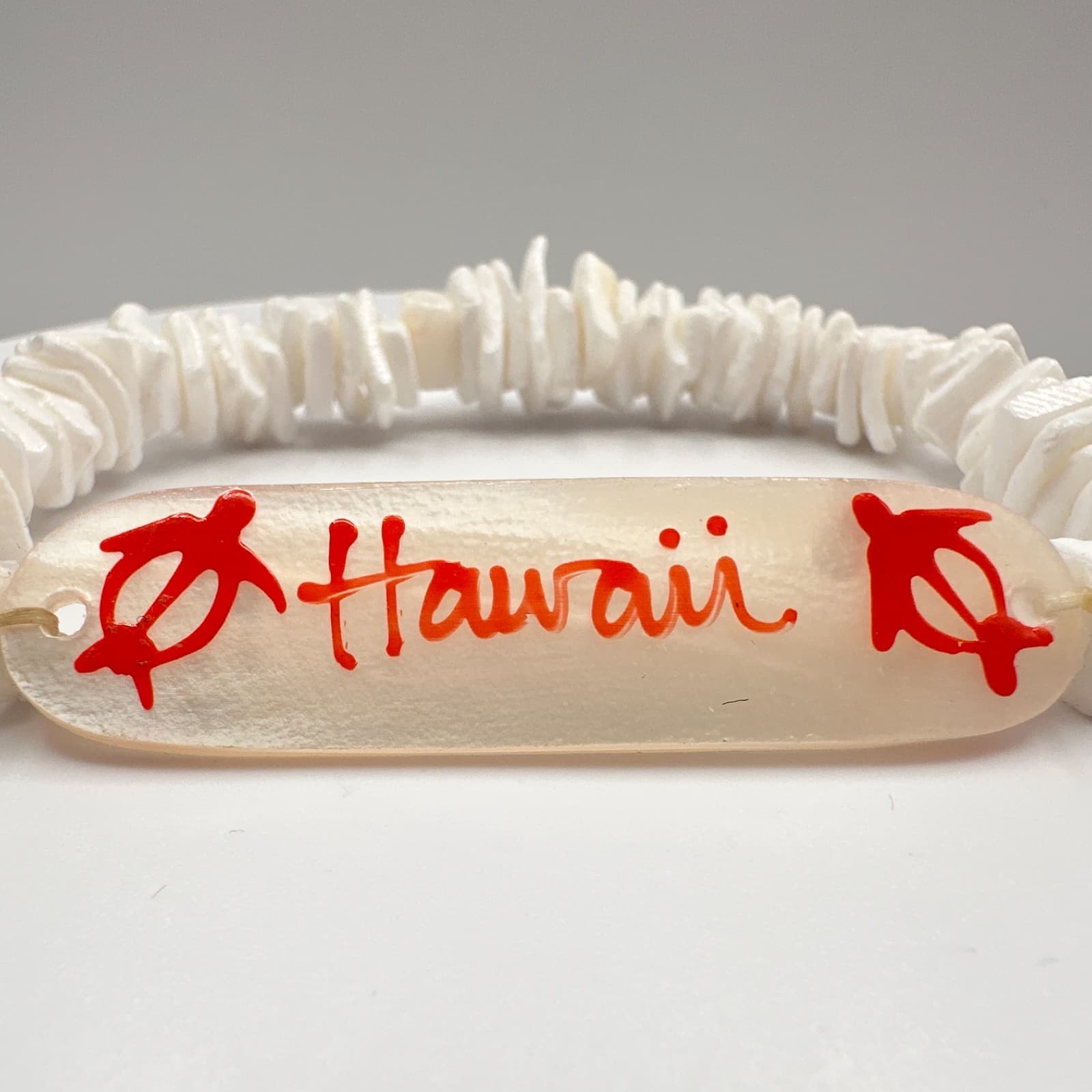 Vintage 90s Hawaii Shell Heishe Bead Stretch Bracelet White Red Sea Turtle Honu - Thumbnail 2