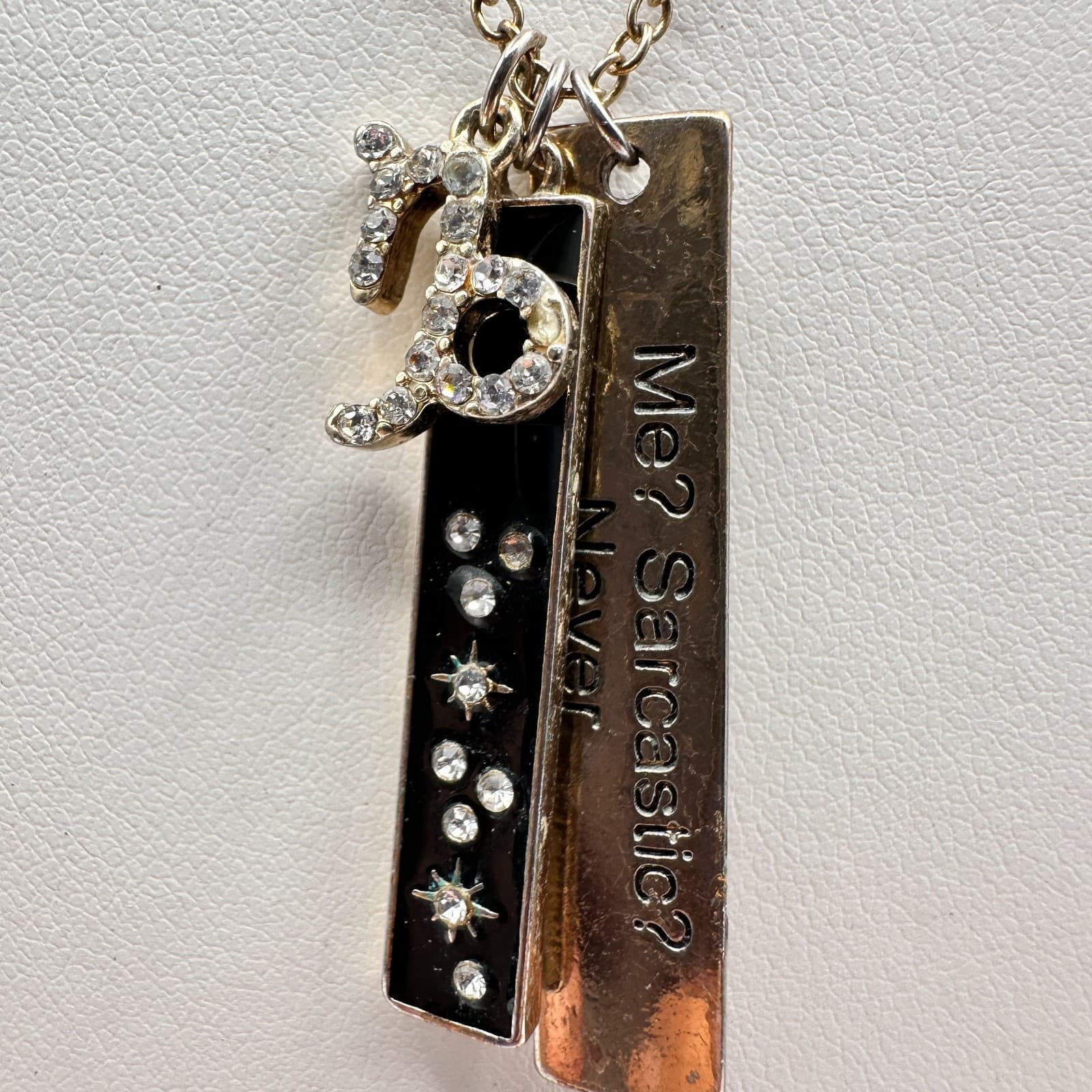 Vintage 80s 90s Gold Tone Novelty Tag Me? Sarcastic? Never Necklace Jewelry - Thumbnail 3