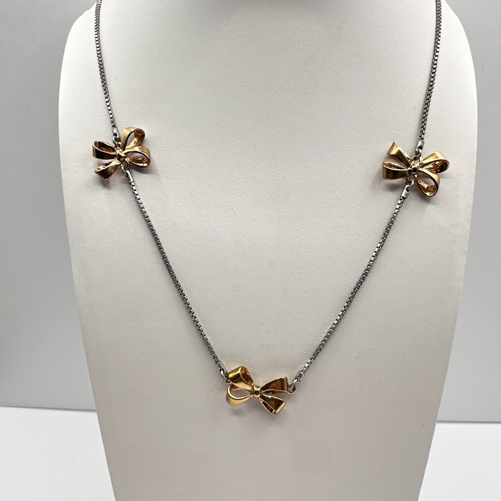 Vintage 90s Y2K Gold Tone Bow Station Necklace Box Chain Lobster Boho Jewelry - Image 1