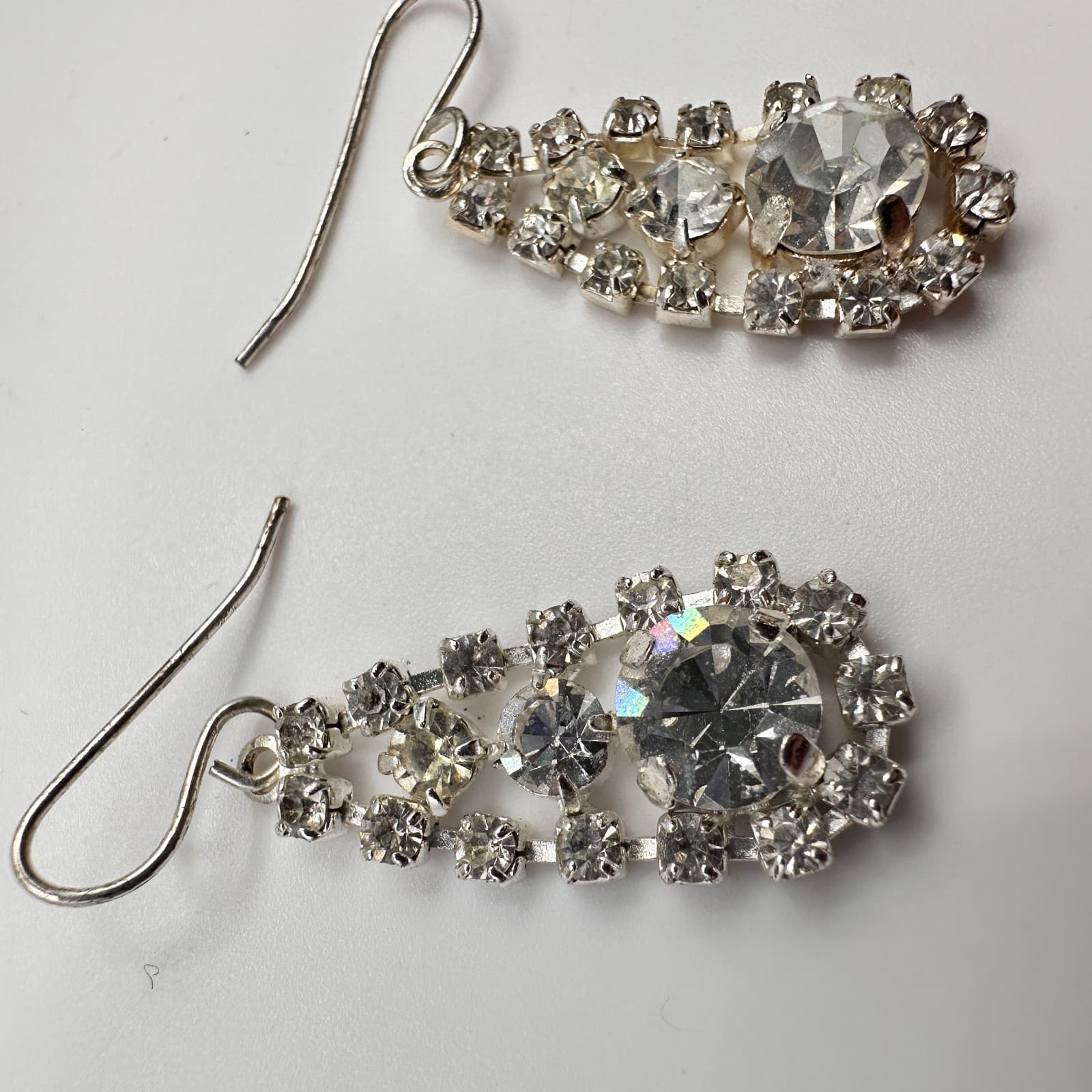Vintage 90s Silver Tone Clear Glass Rhinestone Teardrop Dangle Hook Earrings - Thumbnail 4