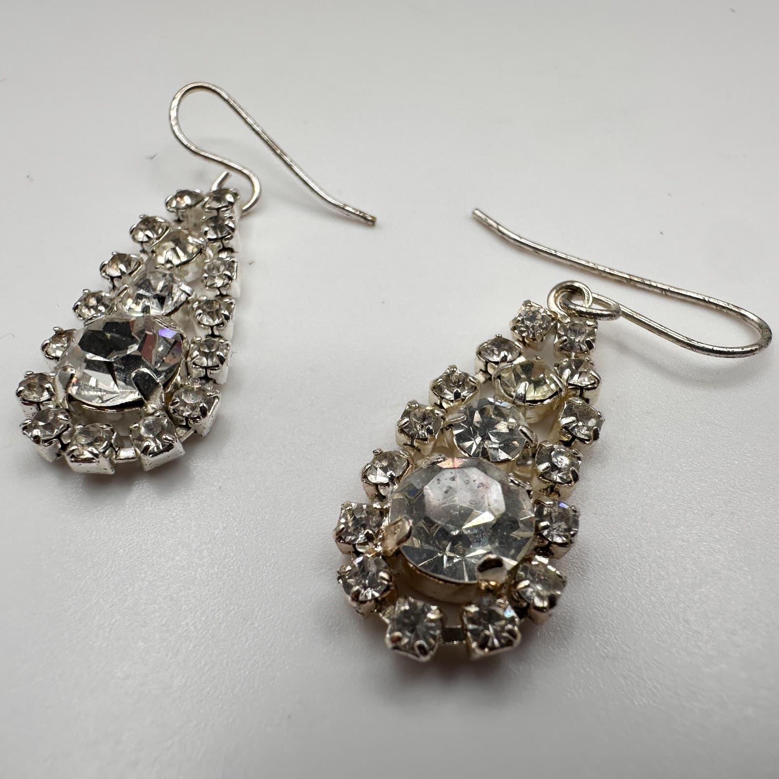 Vintage 90s Silver Tone Clear Glass Rhinestone Teardrop Dangle Hook Earrings - Thumbnail 3