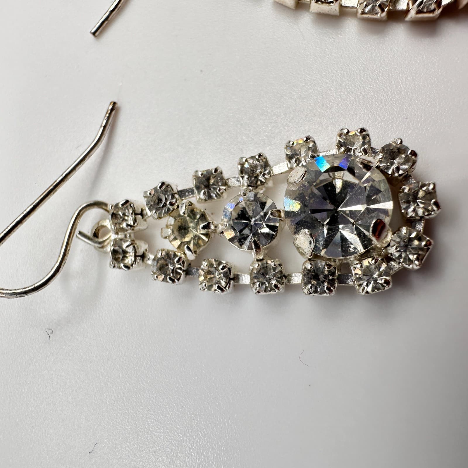 Vintage 90s Silver Tone Clear Glass Rhinestone Teardrop Dangle Hook Earrings - Thumbnail 5