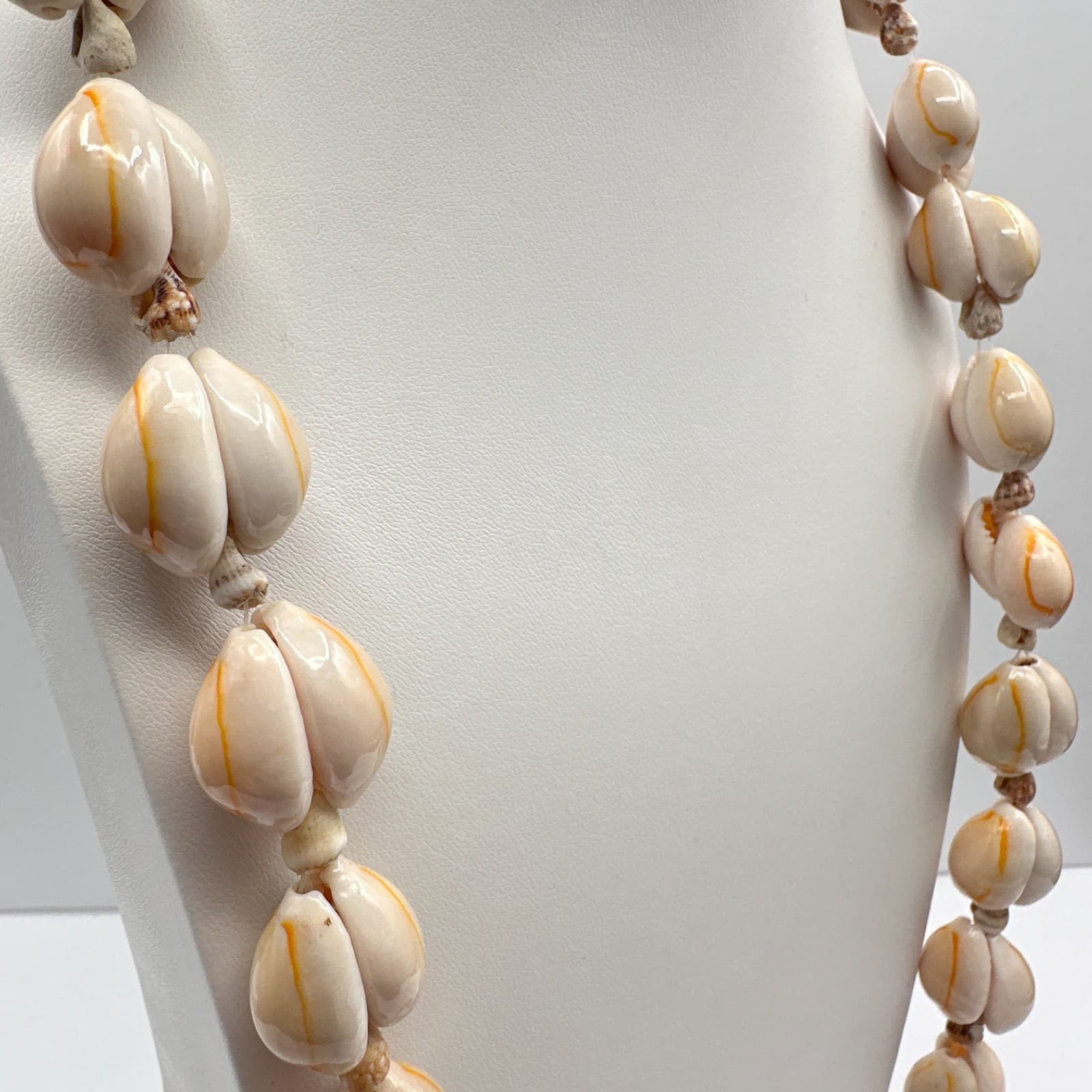 Vintage 90s Cowrie Shell Necklace Boho Beach Jewelry Cream & Orange Stripe Retro - Thumbnail 4