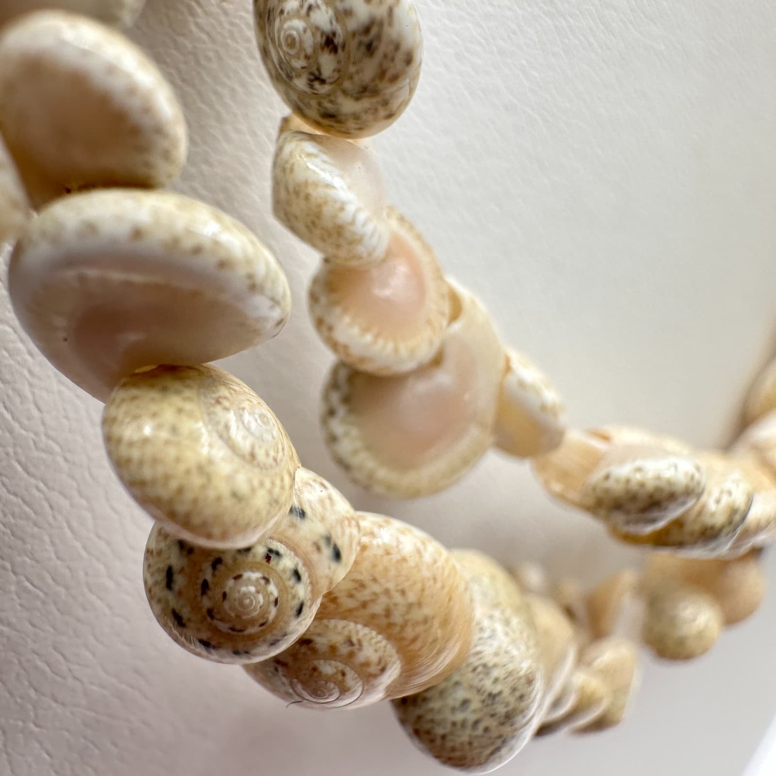 Vintage 90s Puka Shell Double Strand Necklace Beach Nautical Statement Jewelry - Thumbnail 4
