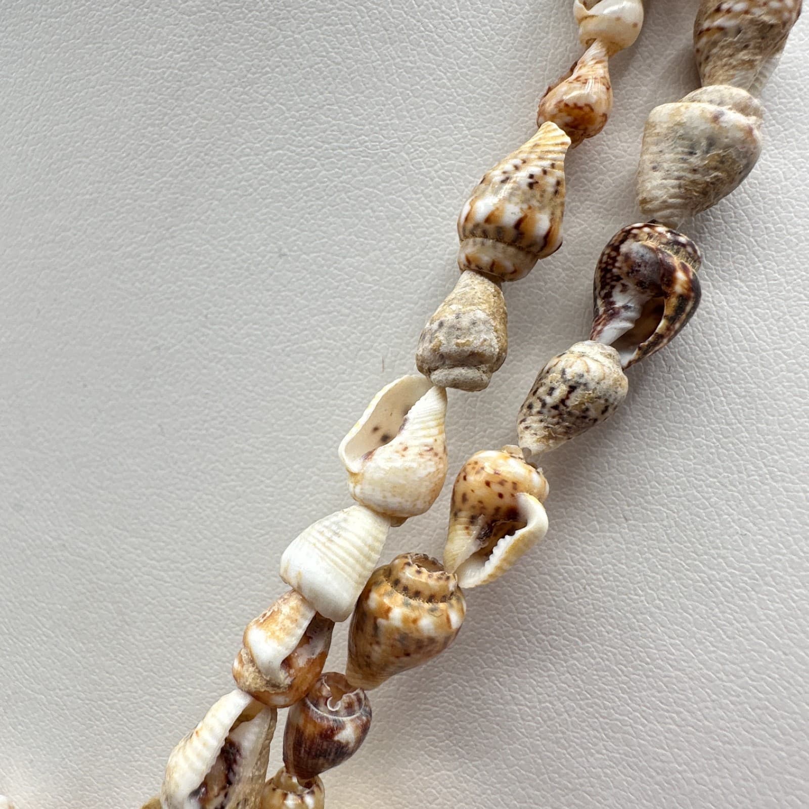 Vintage 90s Cowrie Sea Shell Double Strand Necklace Boho Beach Nautical Jewelry - Thumbnail 8