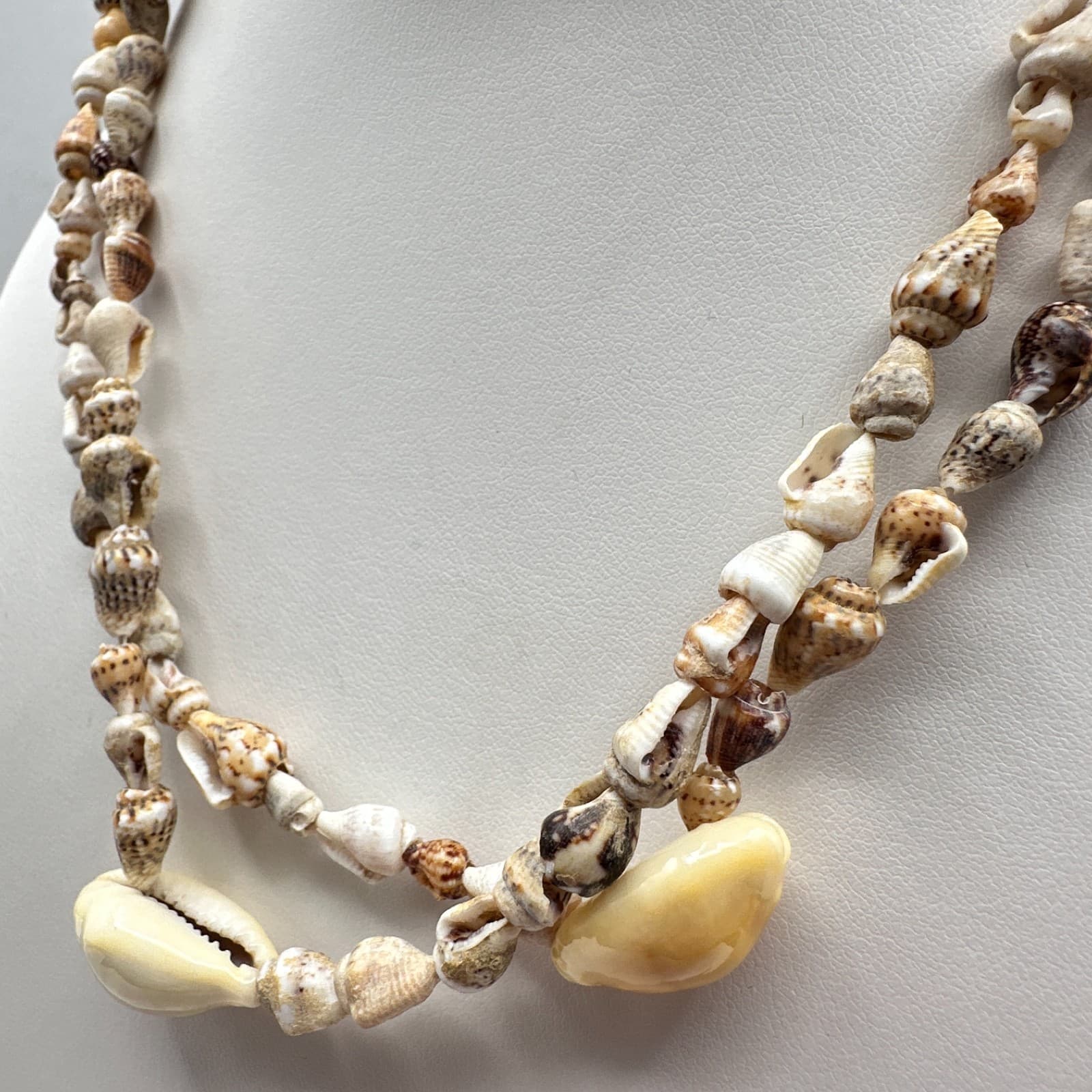Vintage 90s Cowrie Sea Shell Double Strand Necklace Boho Beach Nautical Jewelry - Thumbnail 7