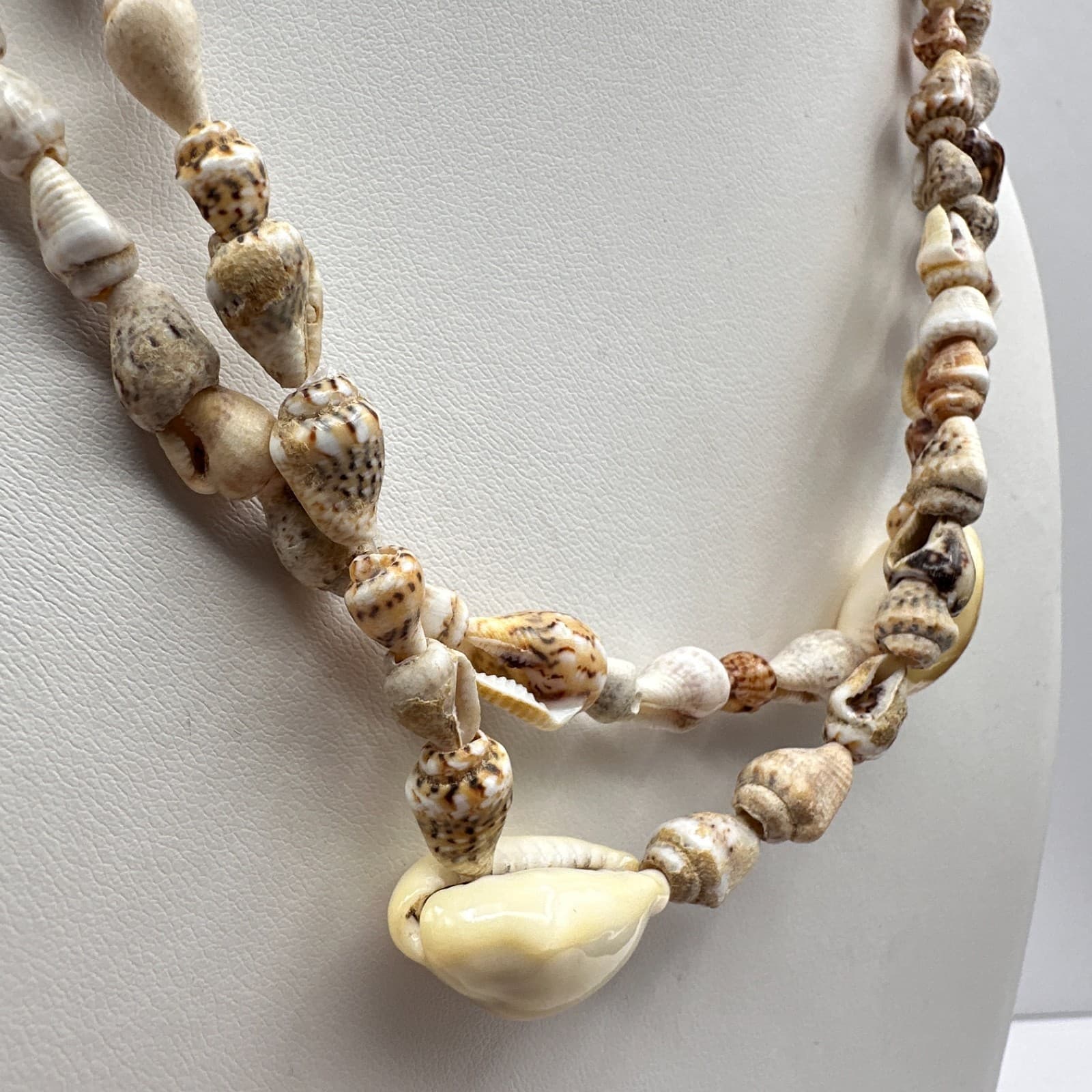 Vintage 90s Cowrie Sea Shell Double Strand Necklace Boho Beach Nautical Jewelry - Thumbnail 6