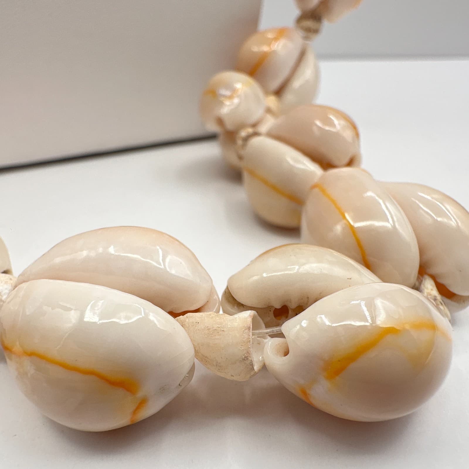 Vintage 90s Cowrie Shell Necklace Boho Beach Jewelry Cream & Orange Stripe Retro - Thumbnail 6