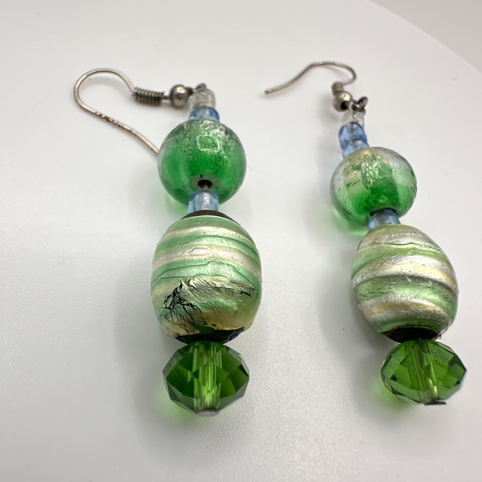 Vintage 90s Green Art Glass Foil Bead Silver Tone Dangle Earrings Boho Jewelry - Thumbnail 2