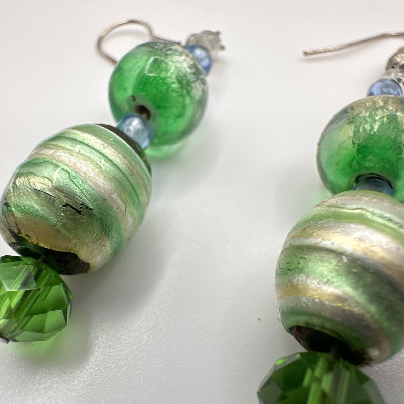 Vintage 90s Green Art Glass Foil Bead Silver Tone Dangle Earrings Boho Jewelry - Thumbnail 7
