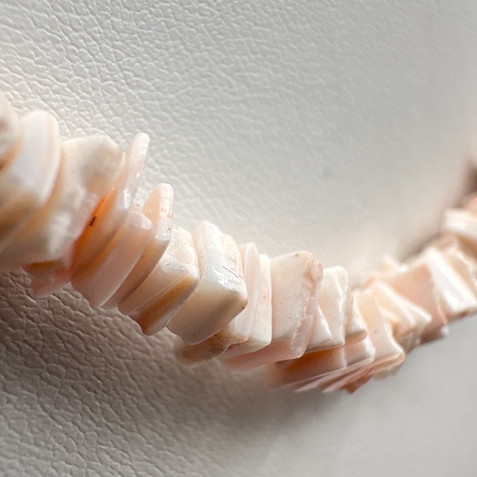 Vintage Y2K Pink Heishe Shell Necklace White Bead Boho Choker Statement Jewelry - Thumbnail 4