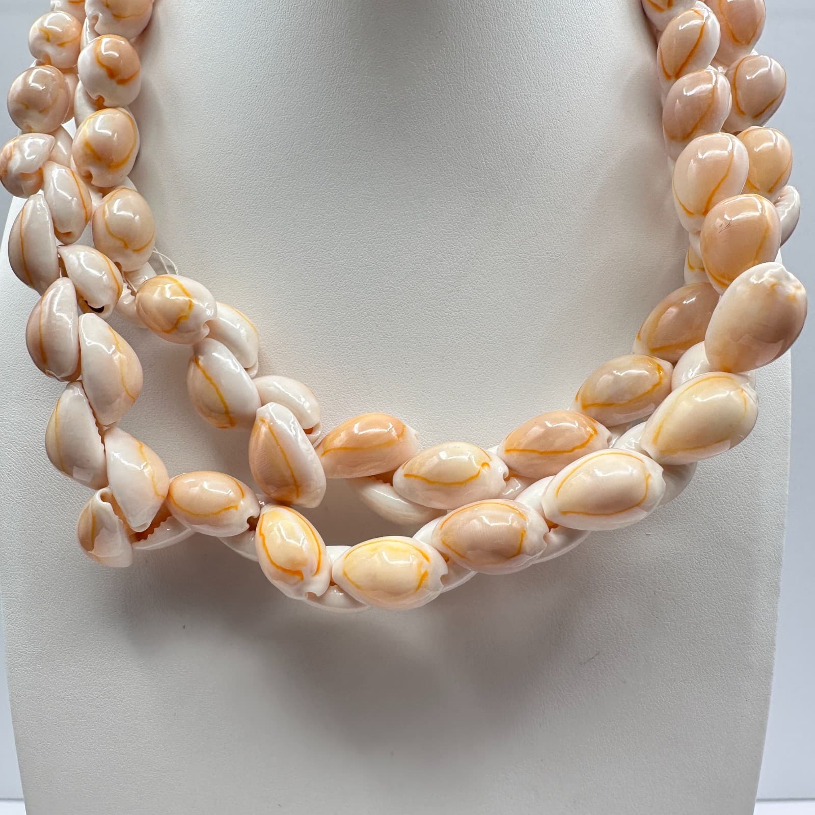 Vintage 90s Cowrie Shell Strand Necklace Boho Tropical Beach Coastal Jewelry - Thumbnail 8